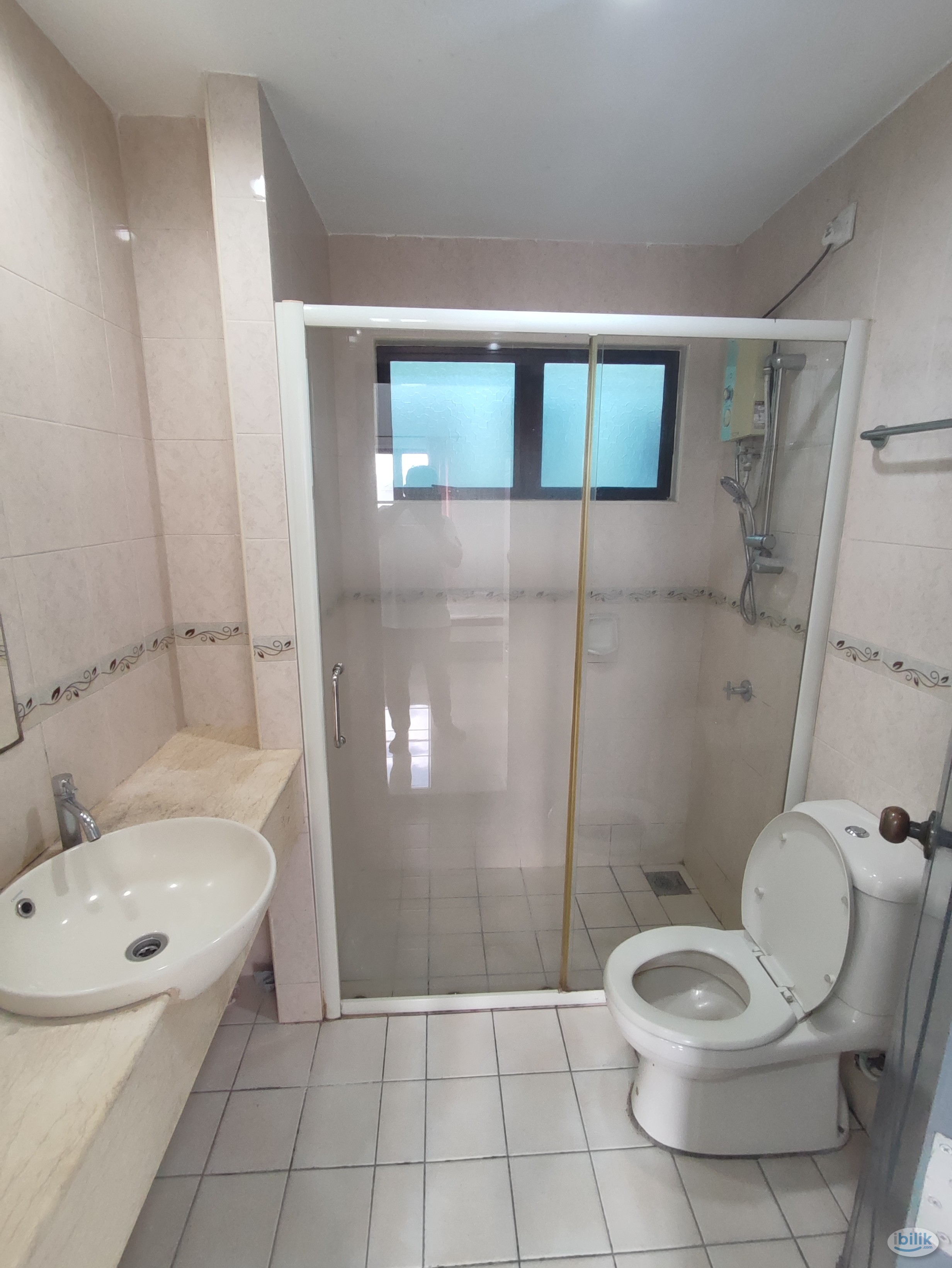 middle room rent @pelangi utama condominium - Image 2