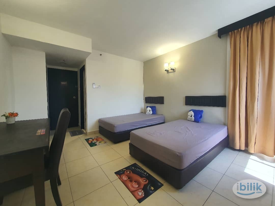 🔥🔥Zero Deposit 🔥Walking Distance CIQ🌈Master RooM - Image 1