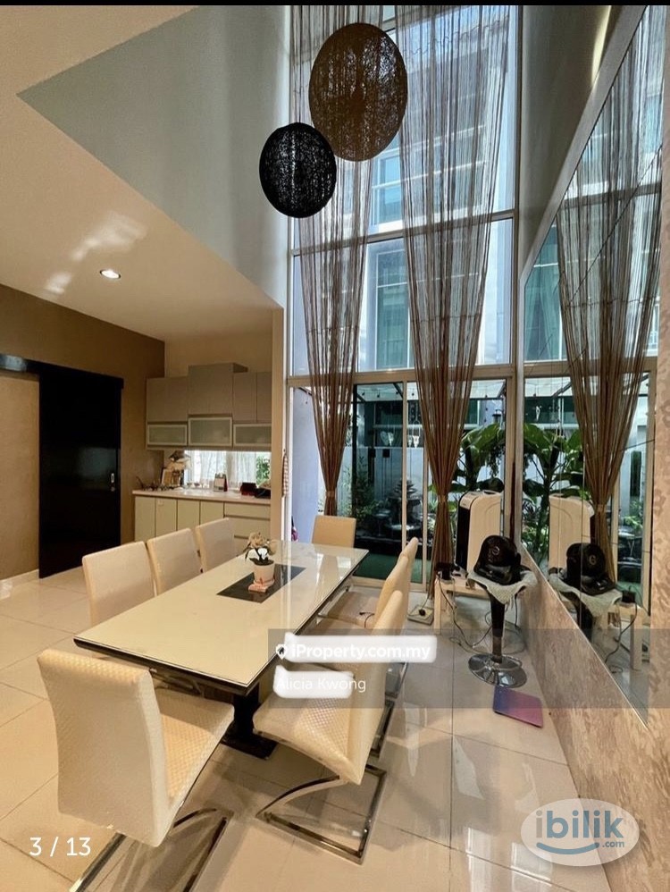 Middle Room in Damansara Atria mall - Image 3