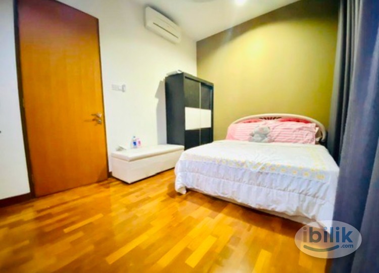 Middle Room in Damansara Atria mall - Image 2
