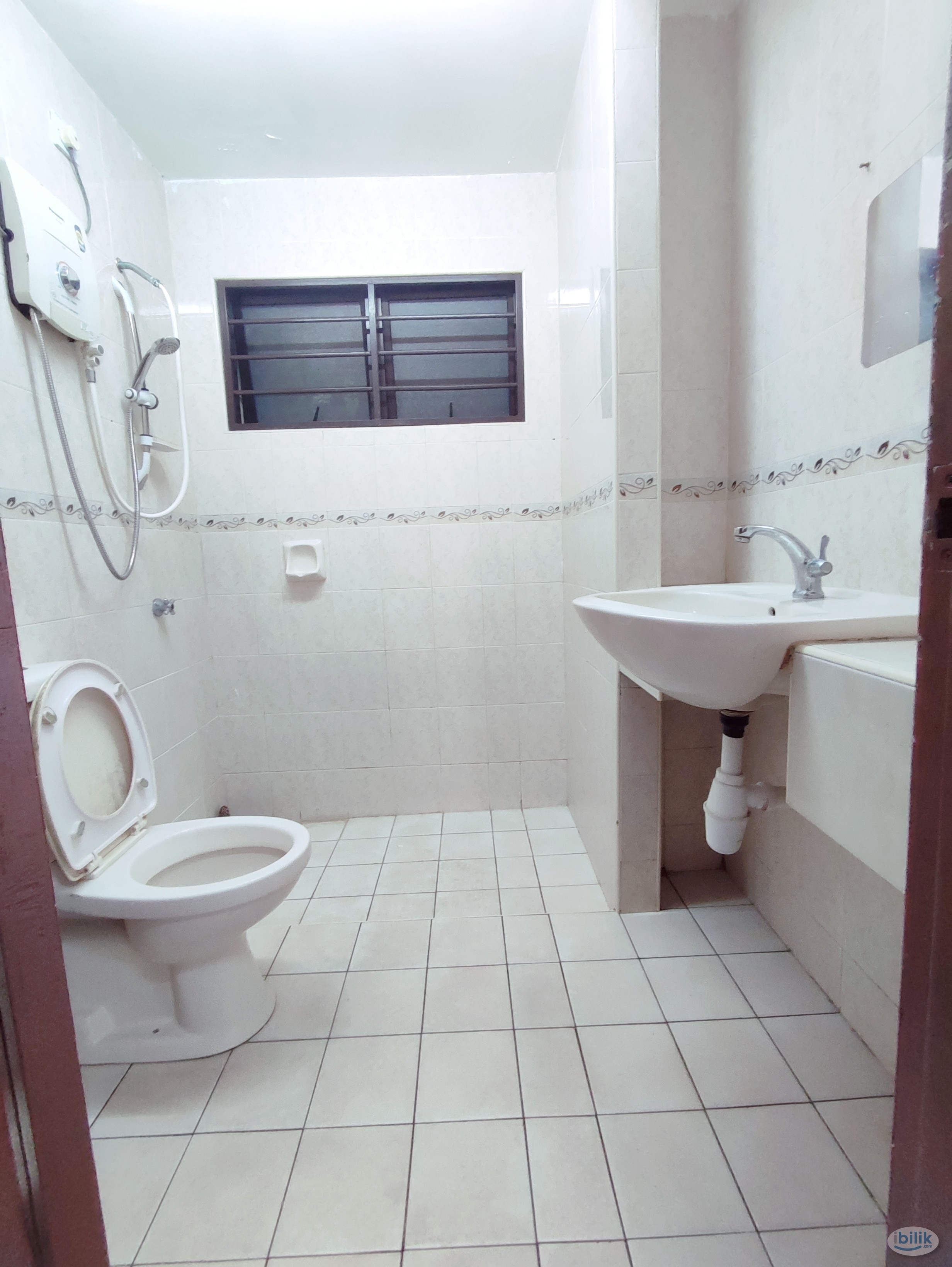 Female Master bedroom at Pelangi utama condominium - Image 4