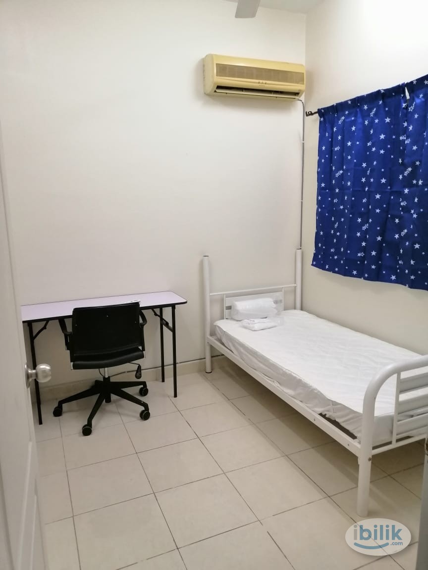 Small room available for a decent person - Image 1