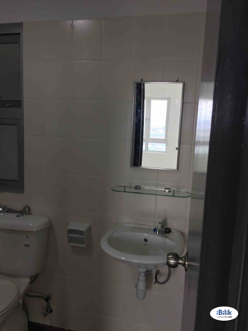 Middle Room at Netizen Residence, Bandar Tun Hussein Onn - Image 1