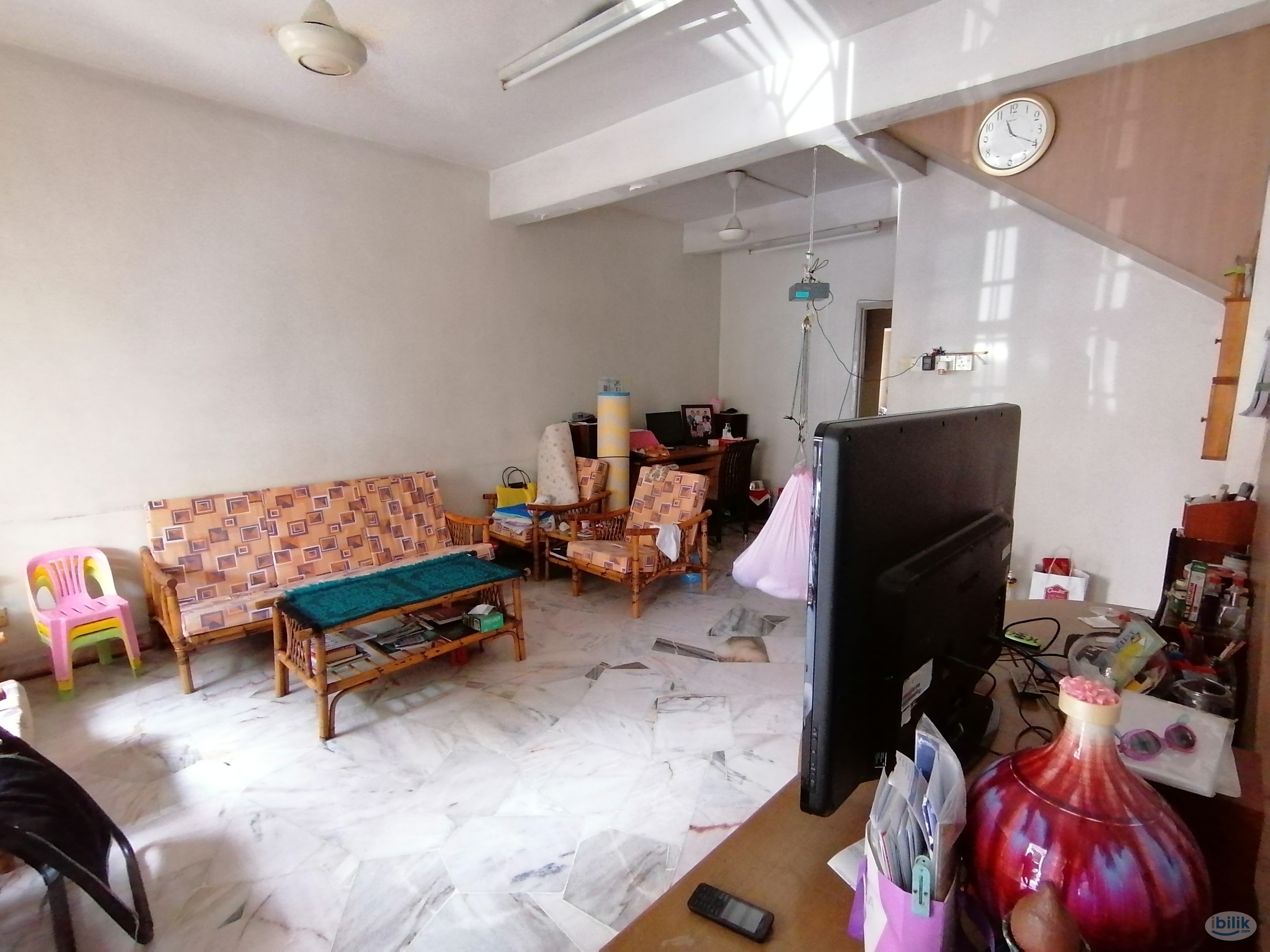 Single Room with attached twin shared bathroom near Endah Parade - Image 3