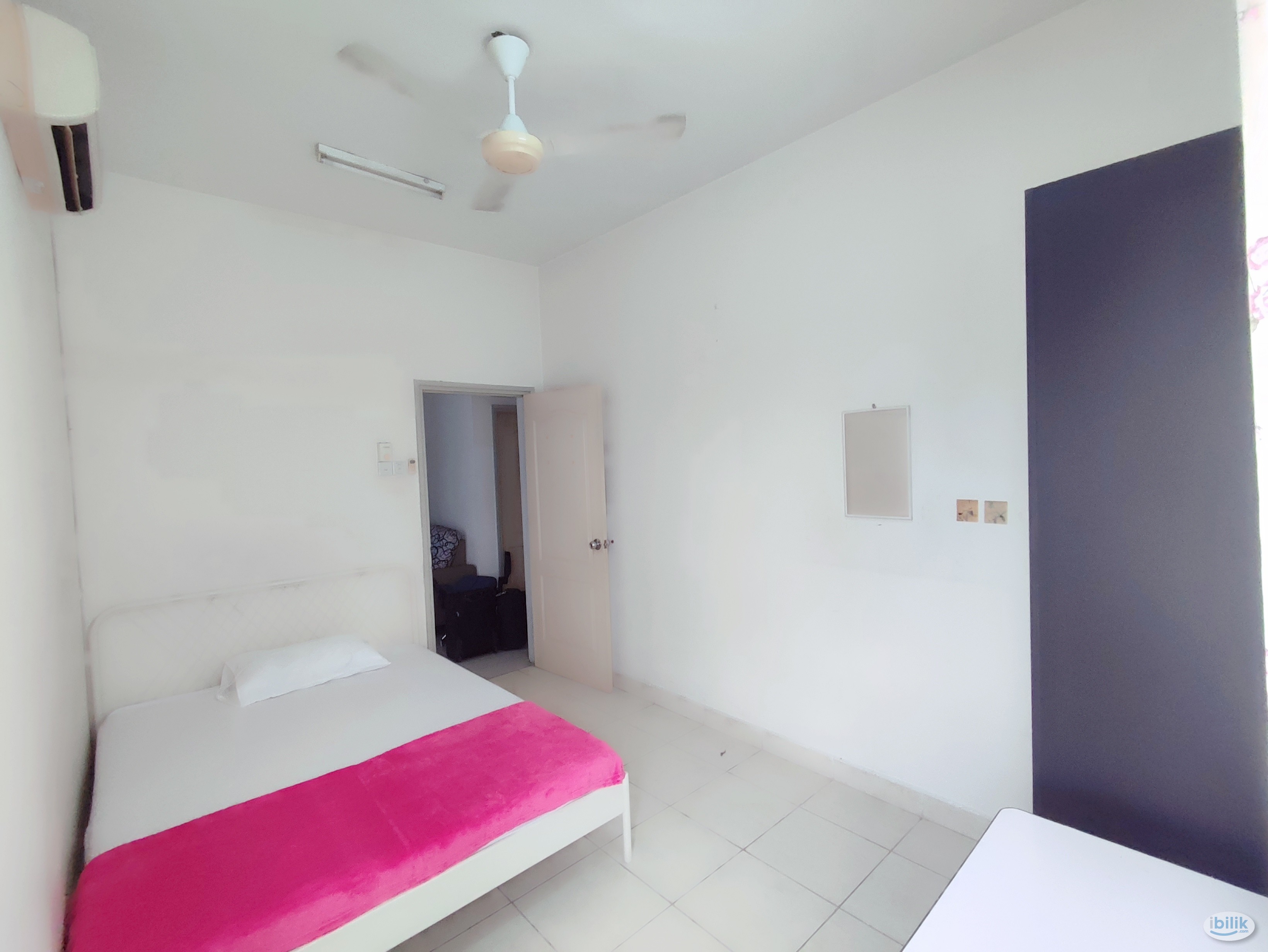 Middle Room at Pelangi Utama, Bandar Utama - Image 1