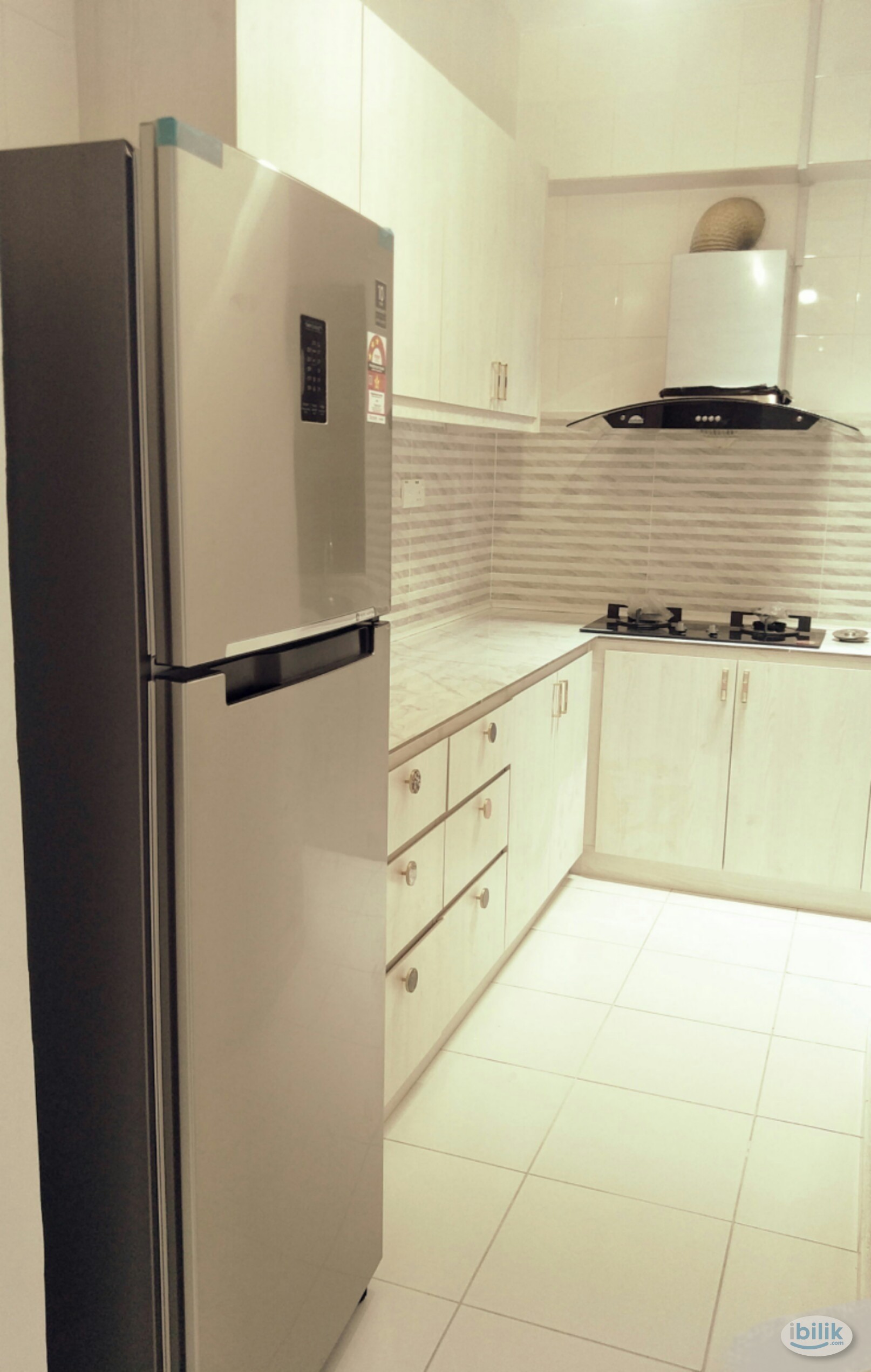 Single Room at Axis Crown, Pandan - Image 4
