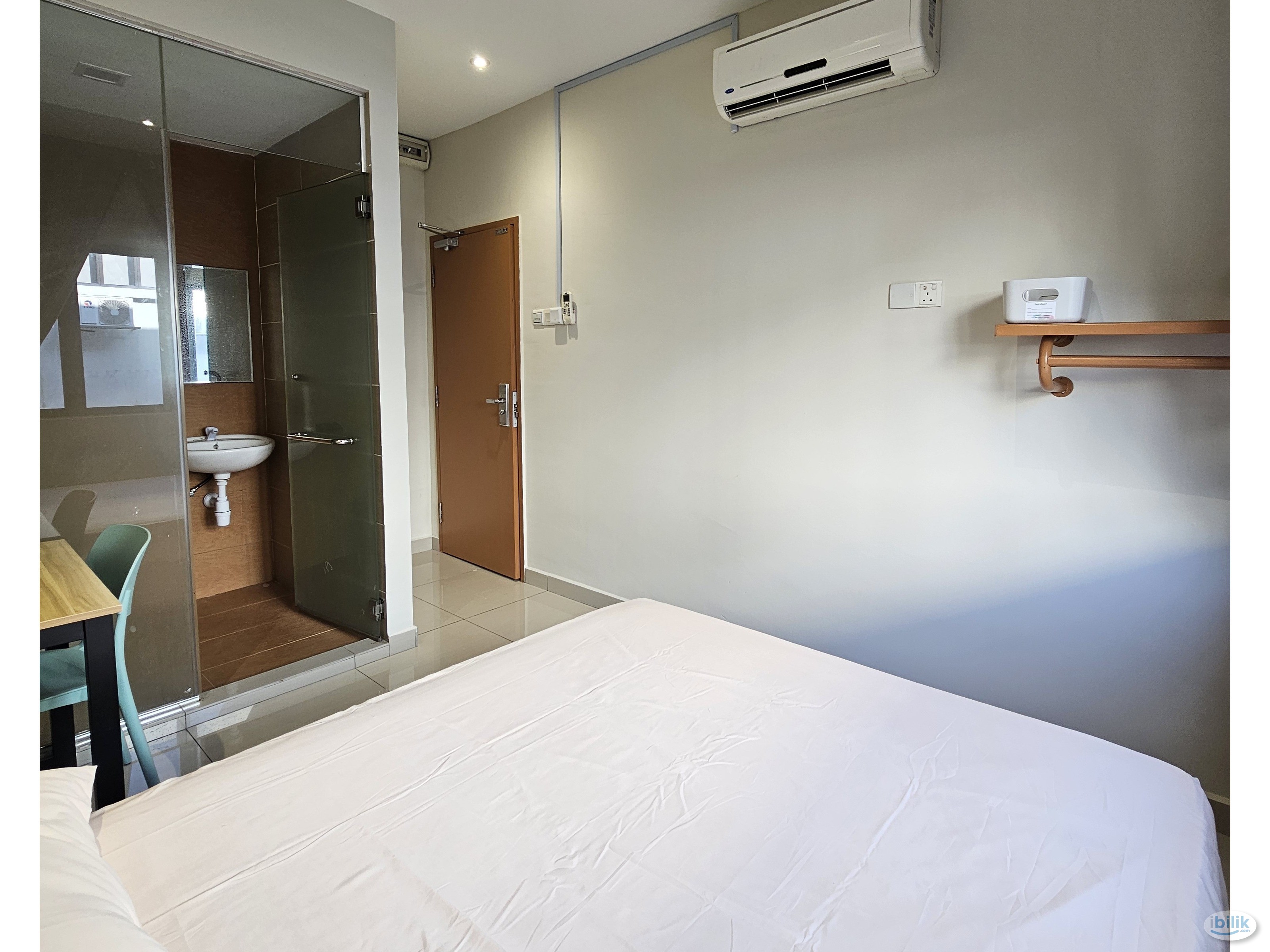 Zero Depo ❗ Master Room + Private Toilet at Bandar Mahkota Cheras - Image 3