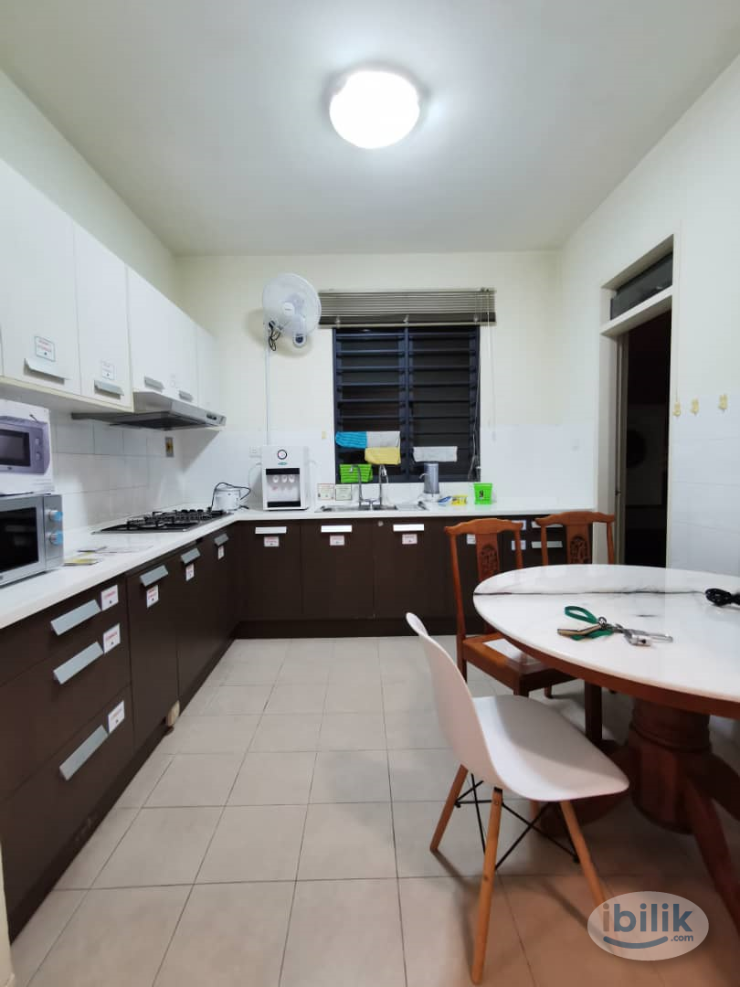 Middle room Queen Bed for rent at Affordable Price at Casa Kiara II, Mont Kiara, Jaya Grocer Stone Throw Away !!! - Image 3
