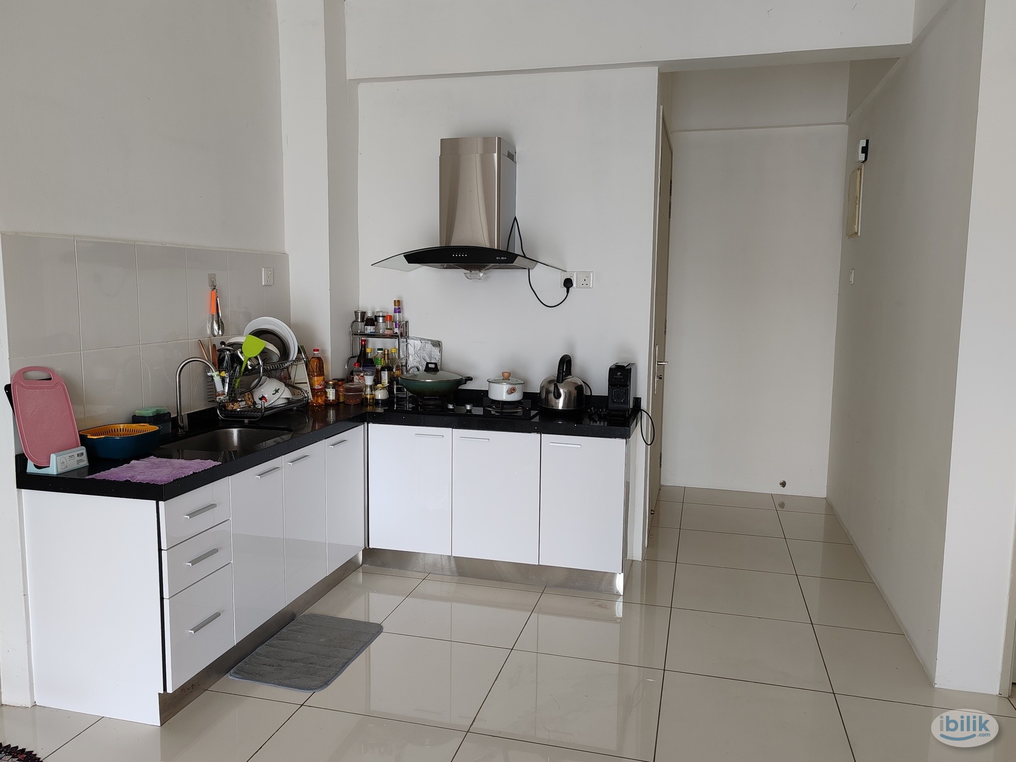 SPACIOUS SINGLE ROOM WITH PRIVATE BATHROOM - Image 5