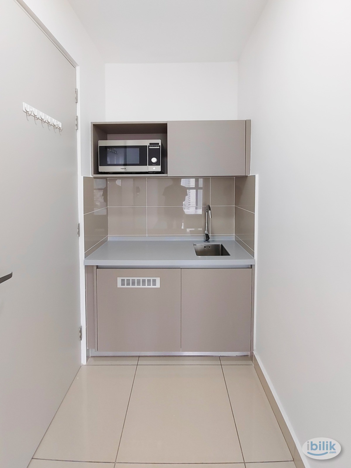 Studio Room with bathroom at Trion KL , Chan Sow Lin, LRT MRT2, Southgate, Sungai Besi, One Residence, Jalan Loke Yew - Image 3