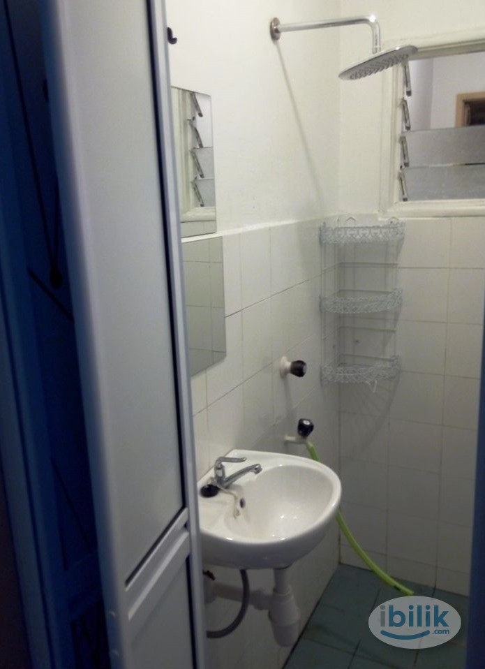 Female Medium Room at Damansara Perdana, Petaling Jaya - Image 5