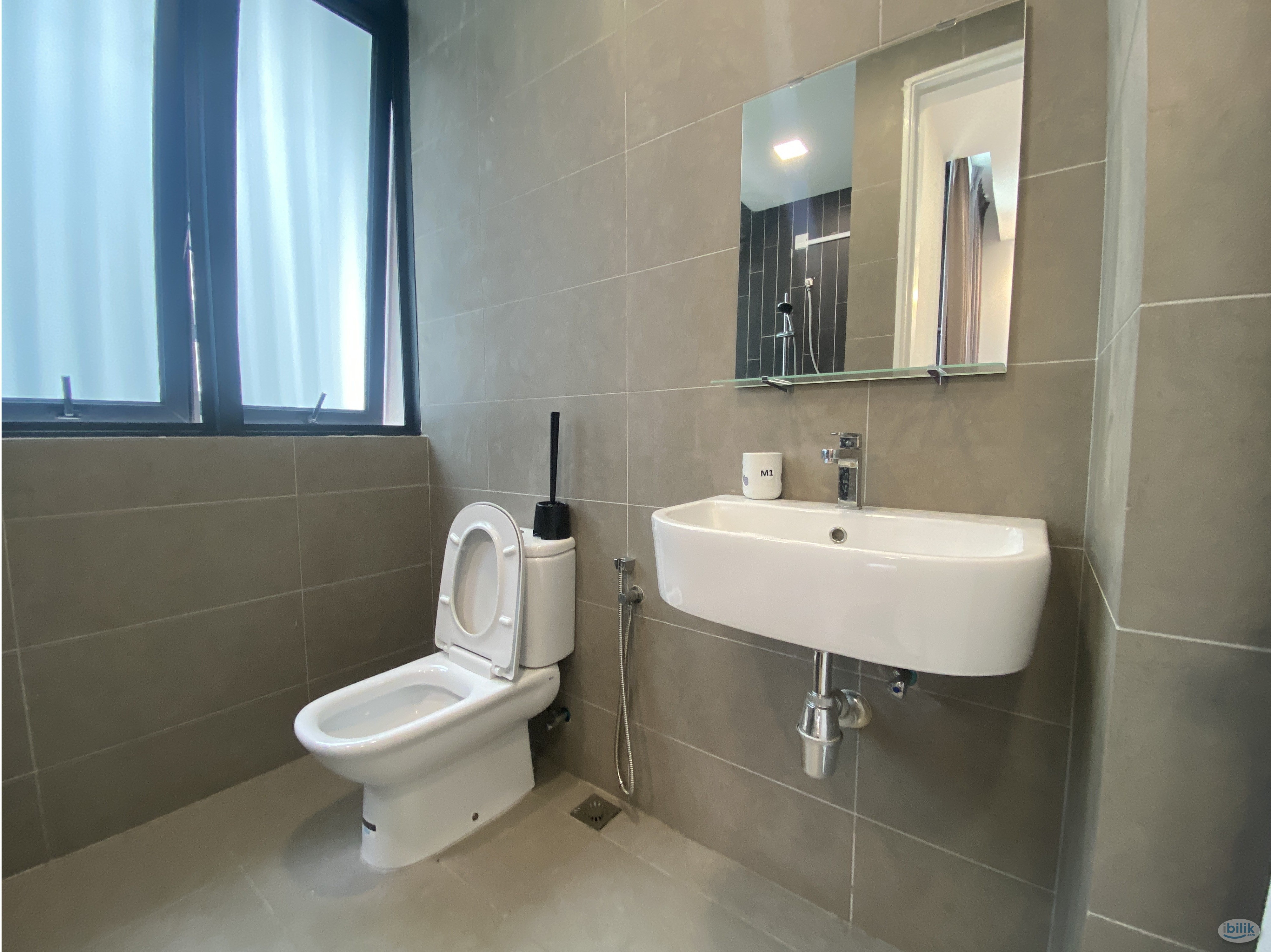 Master Room at H2O Residences, Ara Damansara - Image 4