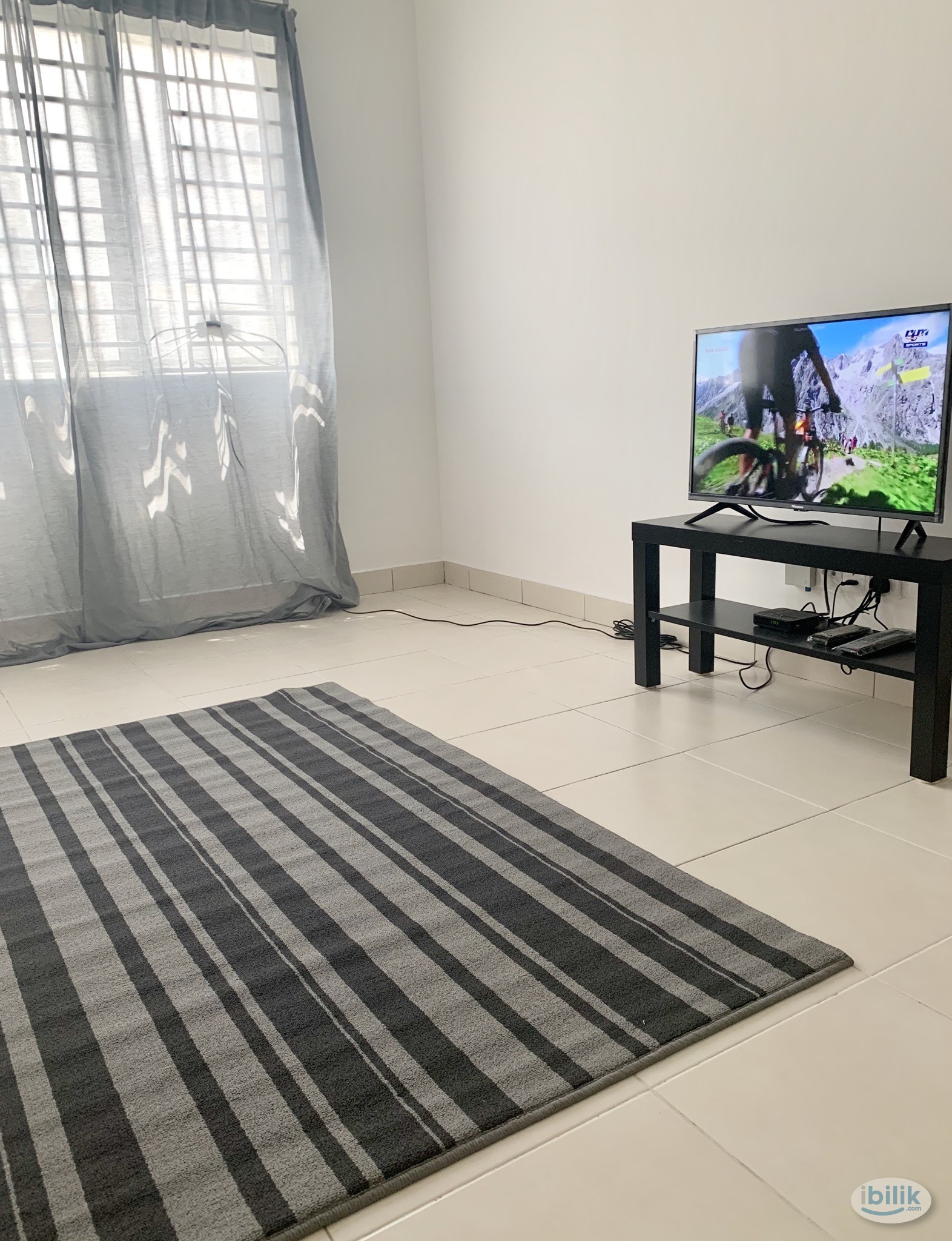 Furnished Master Room Sharing, De Bayu Apt - Image 1
