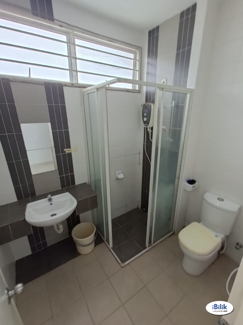 ♥️Middle Room For Rent At Setia Alam♥️Nearby🫰🏻Setia City Mall,Top Glove,Setia Taipan,Setia Prima,Eco Park💃🏻 - Image 3