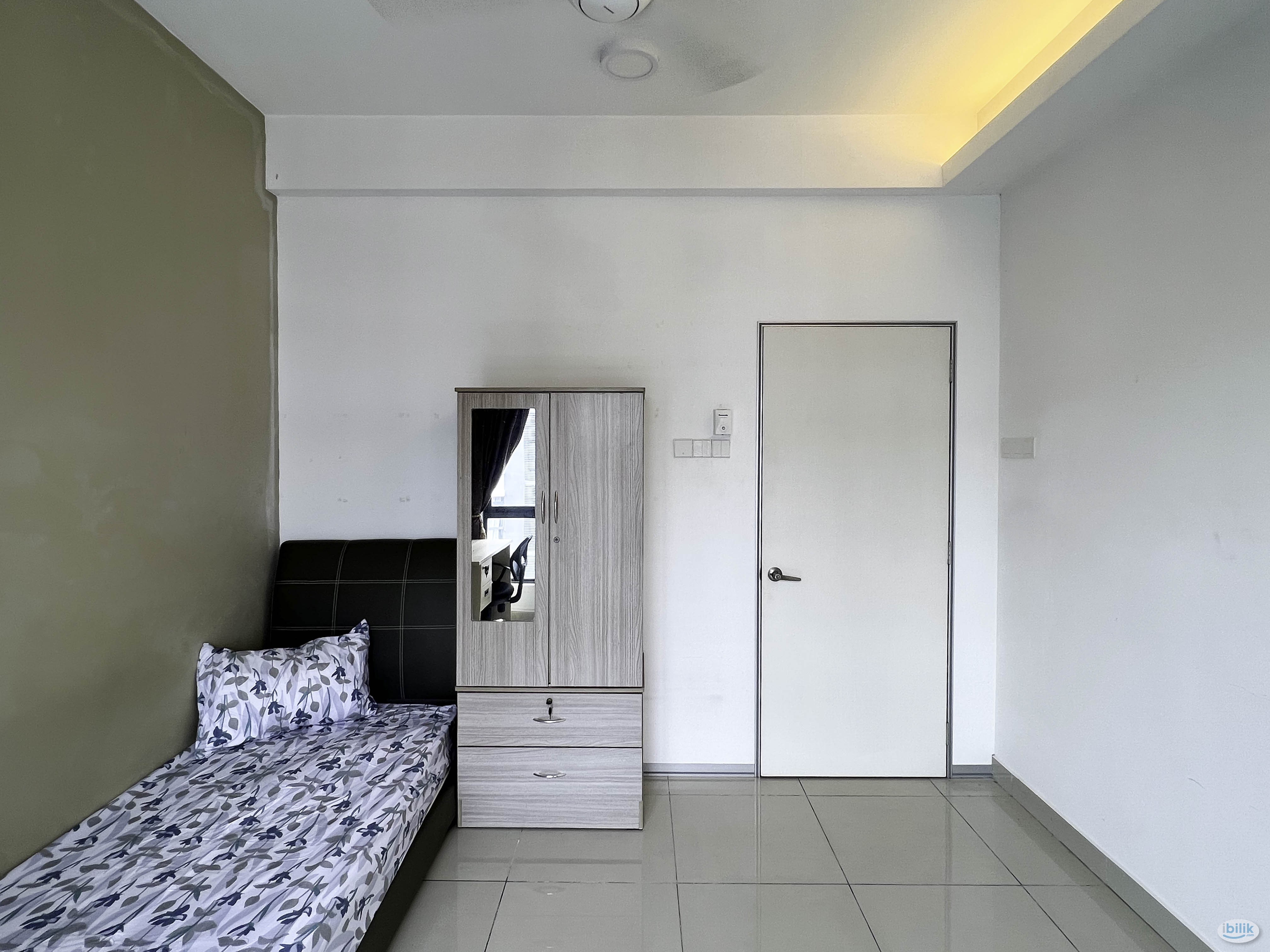 Spacious Single Room at Paramount Utropolis @ Glenmarie, Shah Alam - Image 2