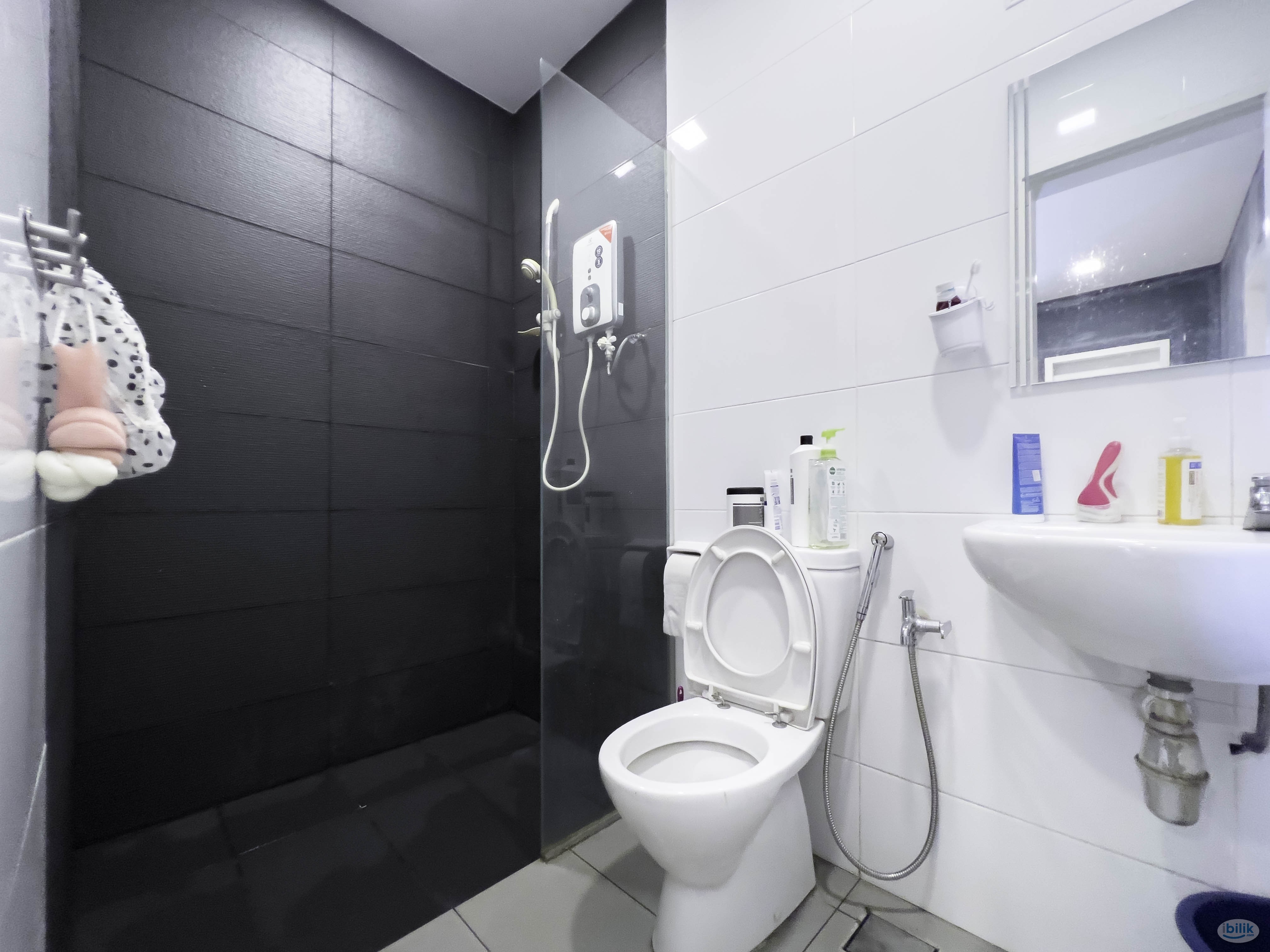 Spacious Single Room at Paramount Utropolis @ Glenmarie, Shah Alam - Image 4