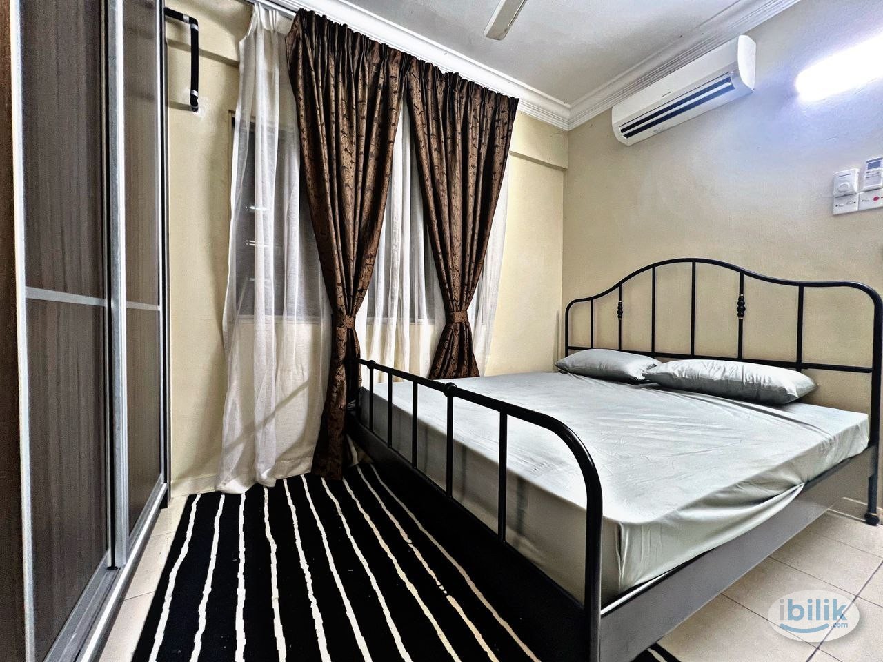 Middle Room at MRT Taman Equine, Seri Kembangan - Image 2