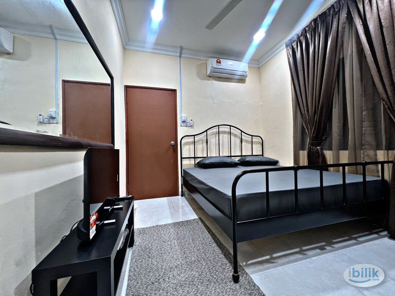 Middle Room at MRT Taman Equine, Seri Kembangan - Image 3