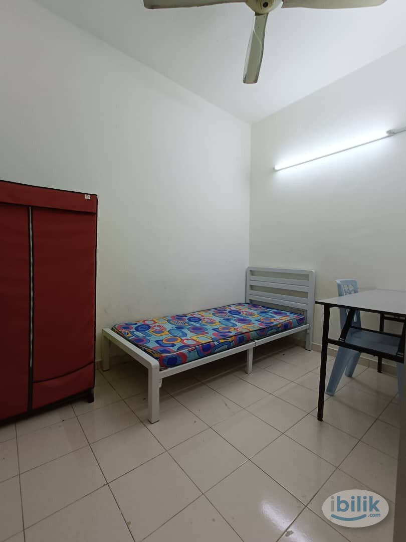 ♥️Single Room For Rent At Bangsar♥️ 🚘🏍️5min driving to One City 🚘🏍️5min driving to The Mines Shopping Mall 🚘🏍️2min drivi - Image 1