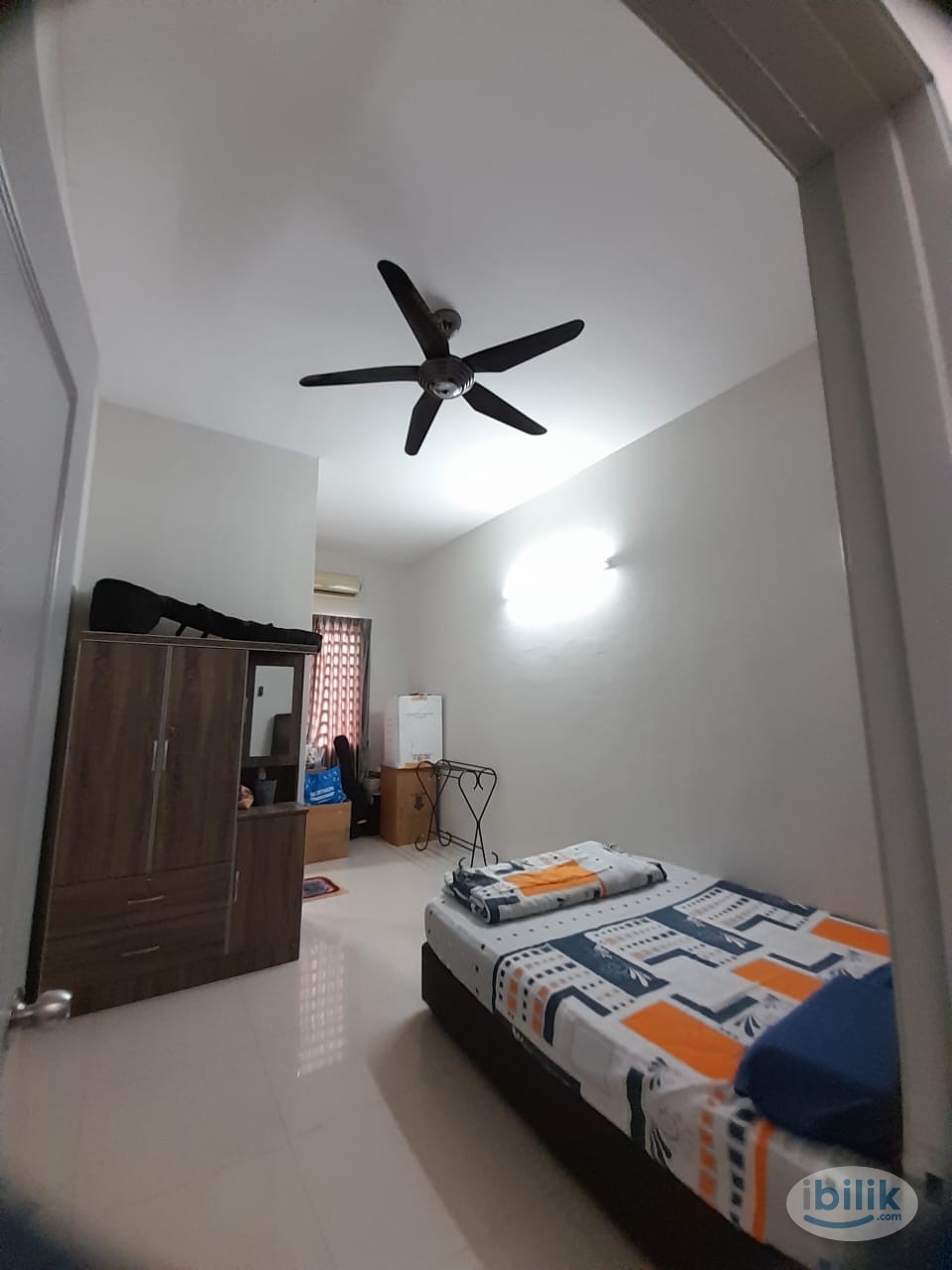 Fully furnished room with attached bathroom - Image 1