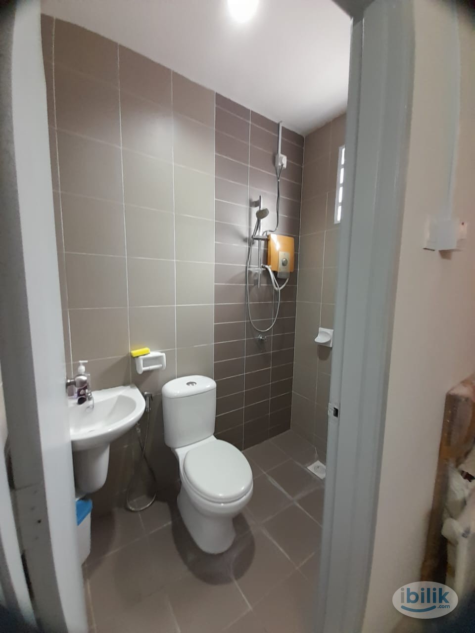 Fully furnished room with attached bathroom - Image 2
