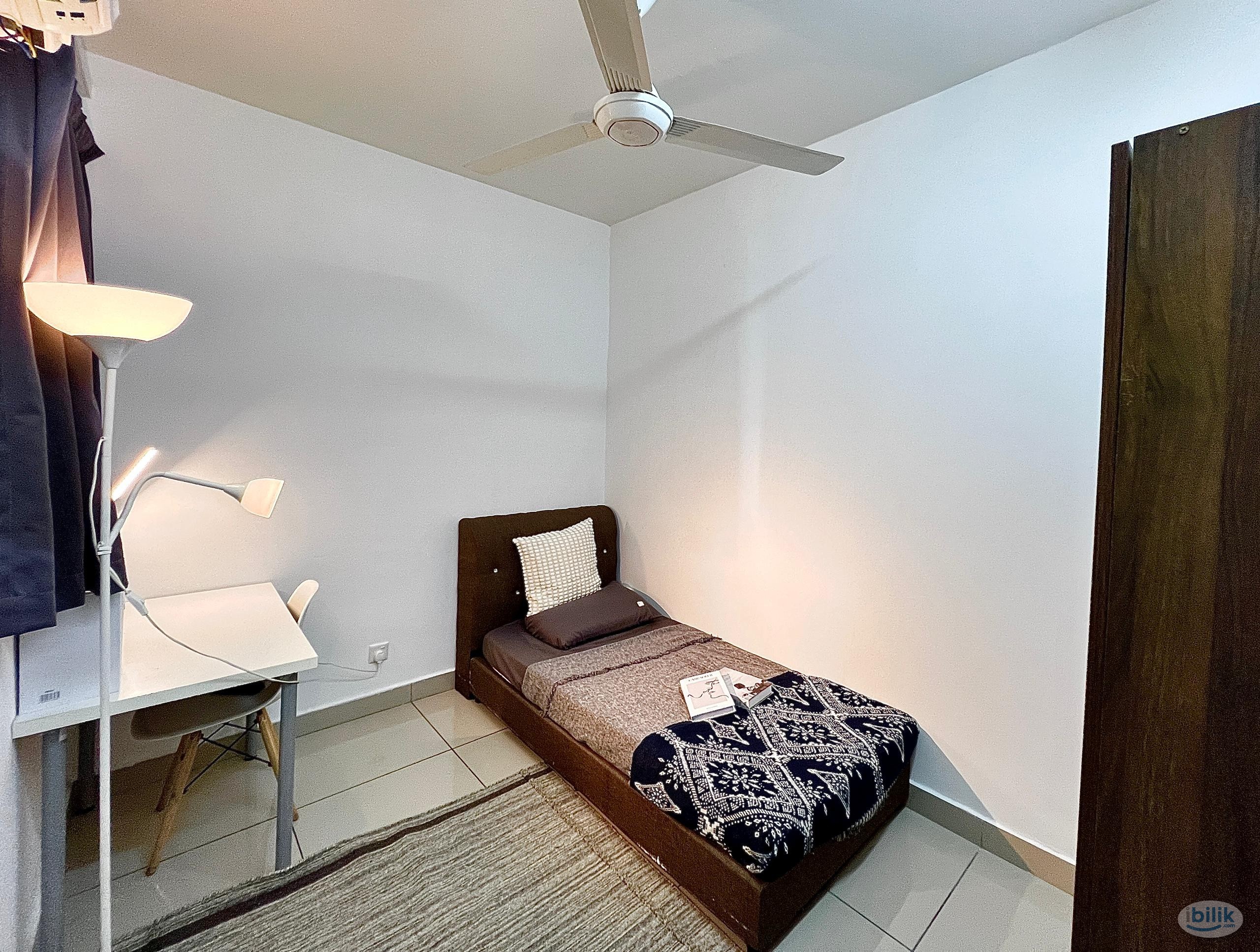 😍 5 mins walk to LRT 😍 Direct access to shopping mall 😍Free Wifi 😍Fully furnished Single Room at Pacific Place Ara Daman - Image 2