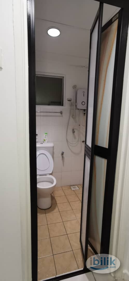 Middle Room at Warisan Cityview, Sunway Velocity, TRX, Maluri Cheras - Image 5