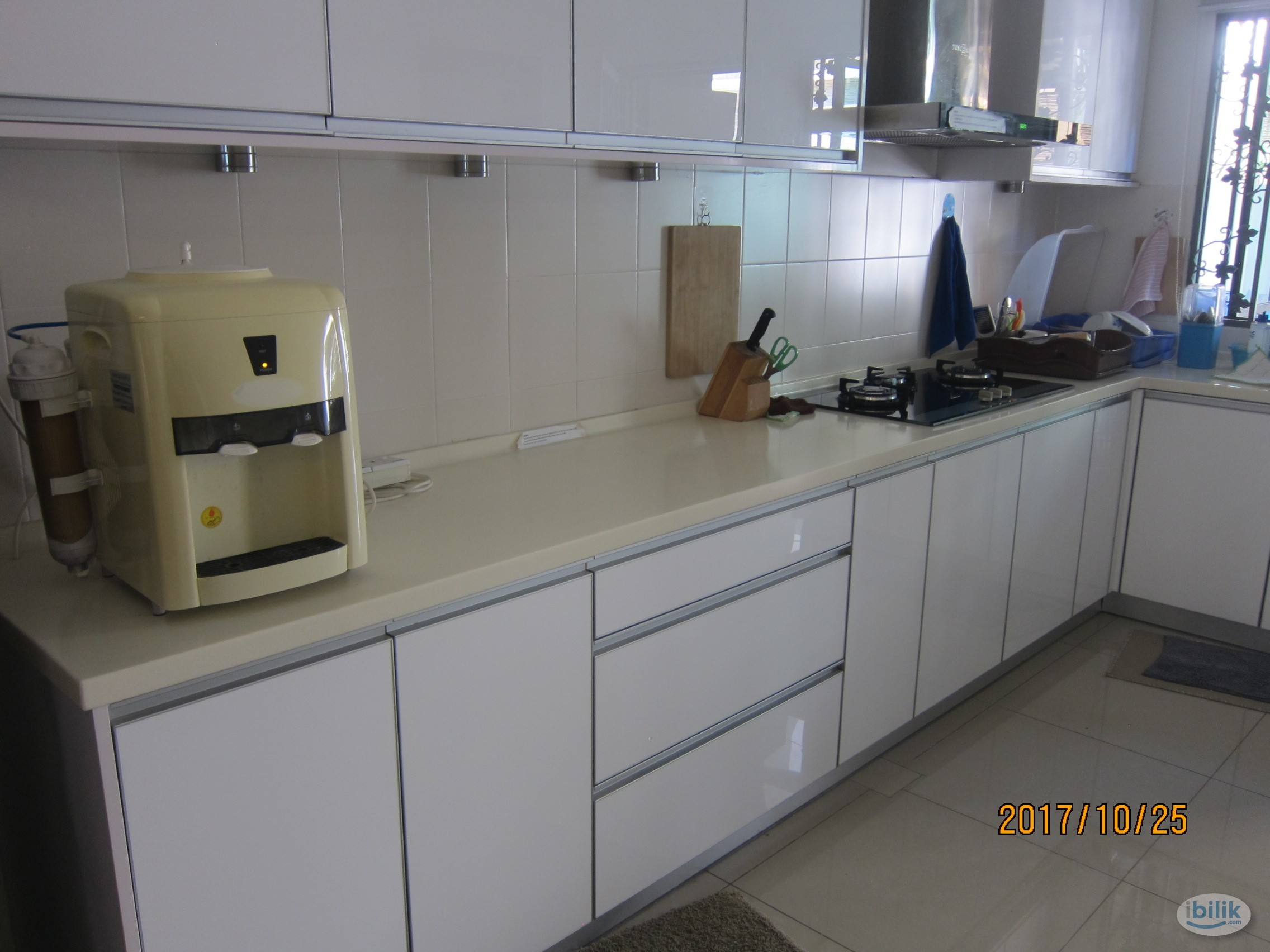 Middle Room at Southbay Residence, Batu Maung - Image 3