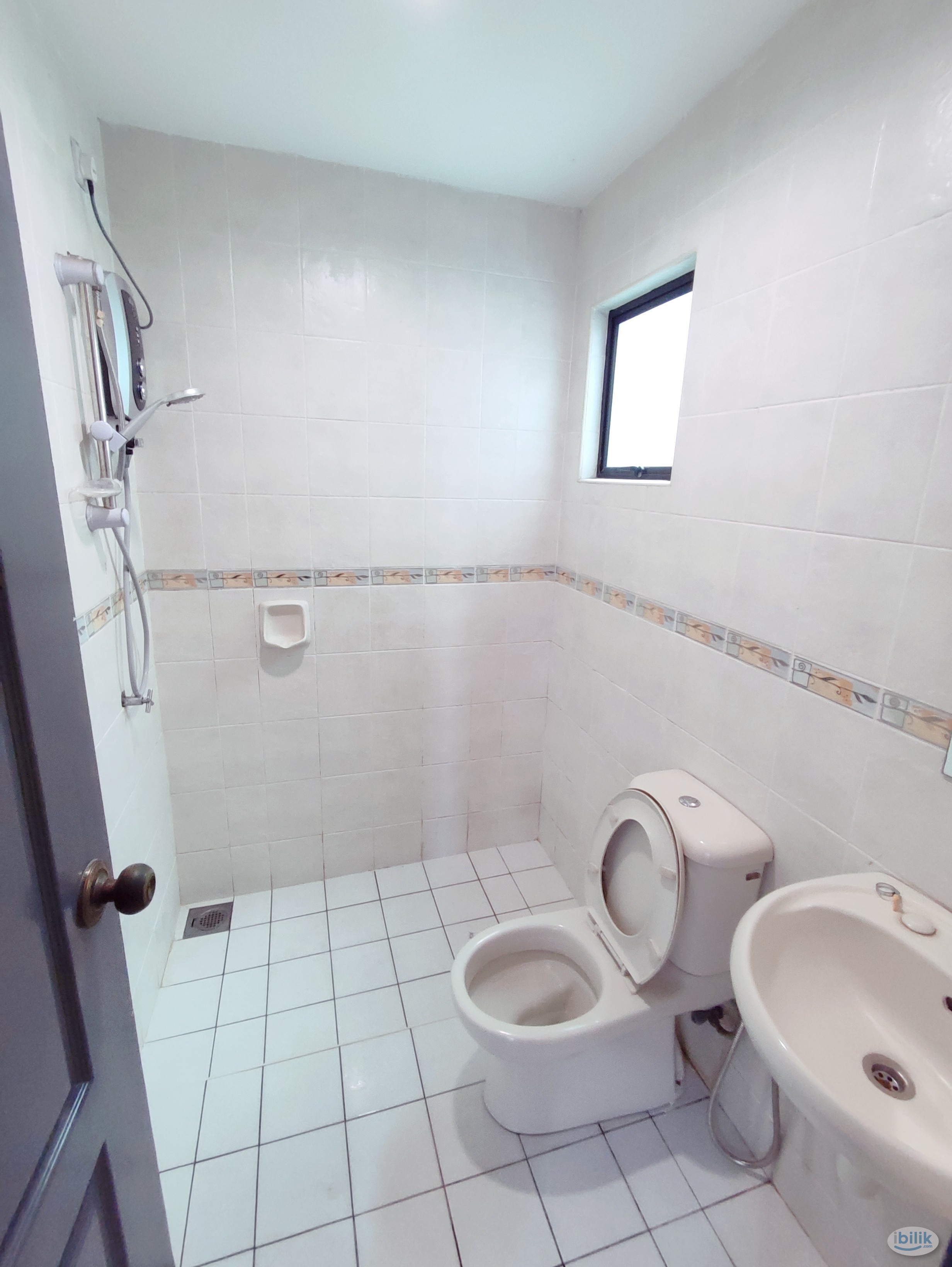 Single Room at Pelangi Utama, Bandar Utama - Image 4