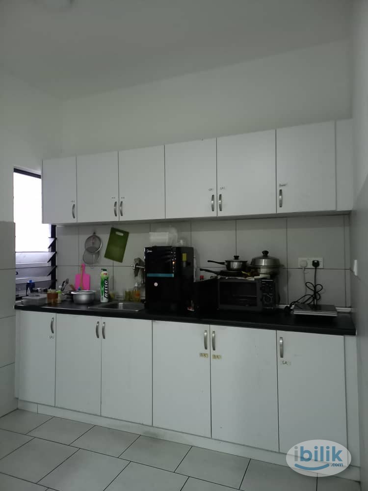 Master Room at Astetica Residences, Seri Kembangan - Image 4