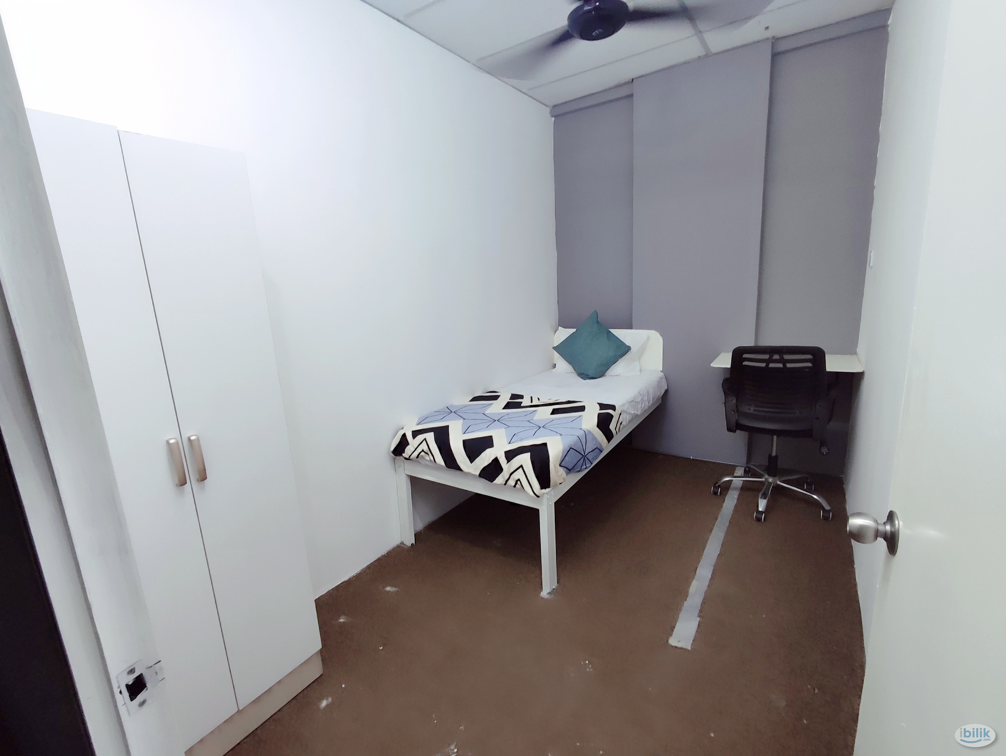 female single room at glomac centro commercial - Image 2