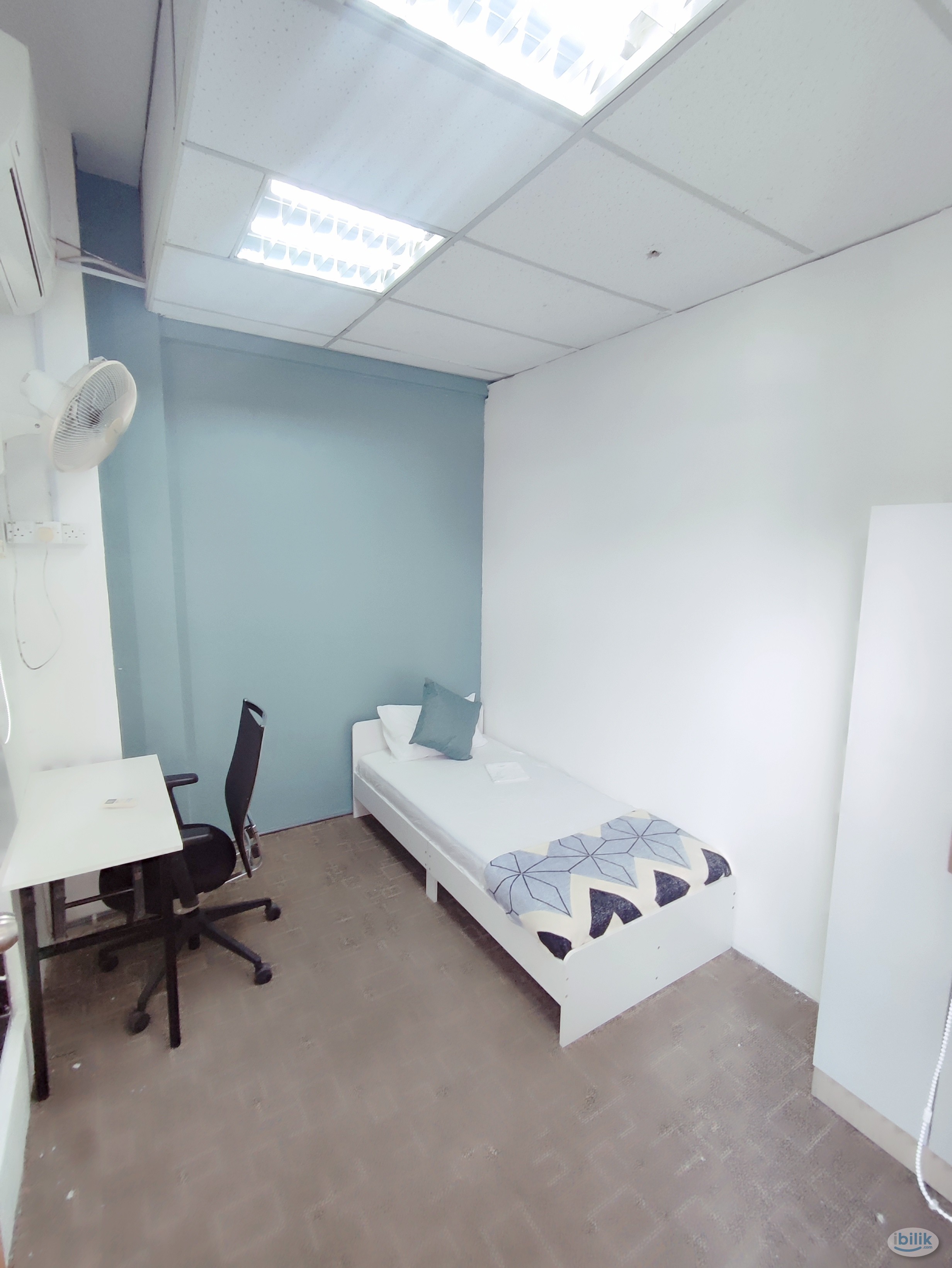 female single room at glomac centro commercial - Image 5