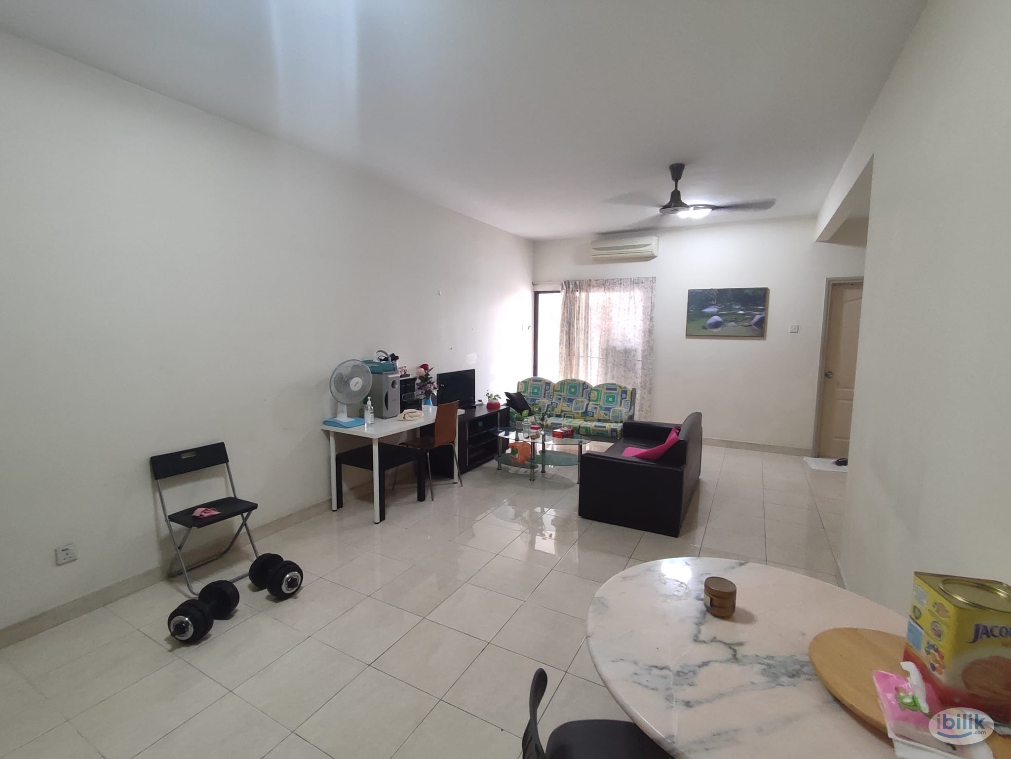 small room at pelangi utama condo - Image 1