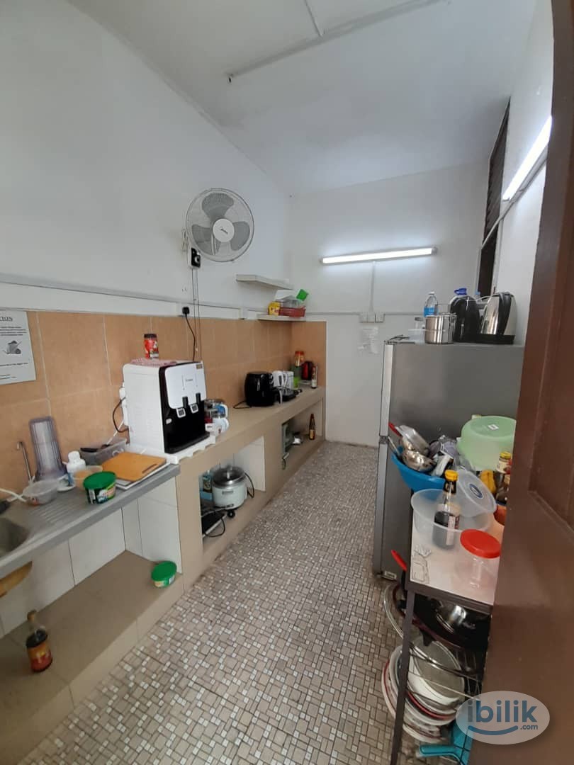 MIDDLE  Room at PJ14, Petaling Jaya - Image 3