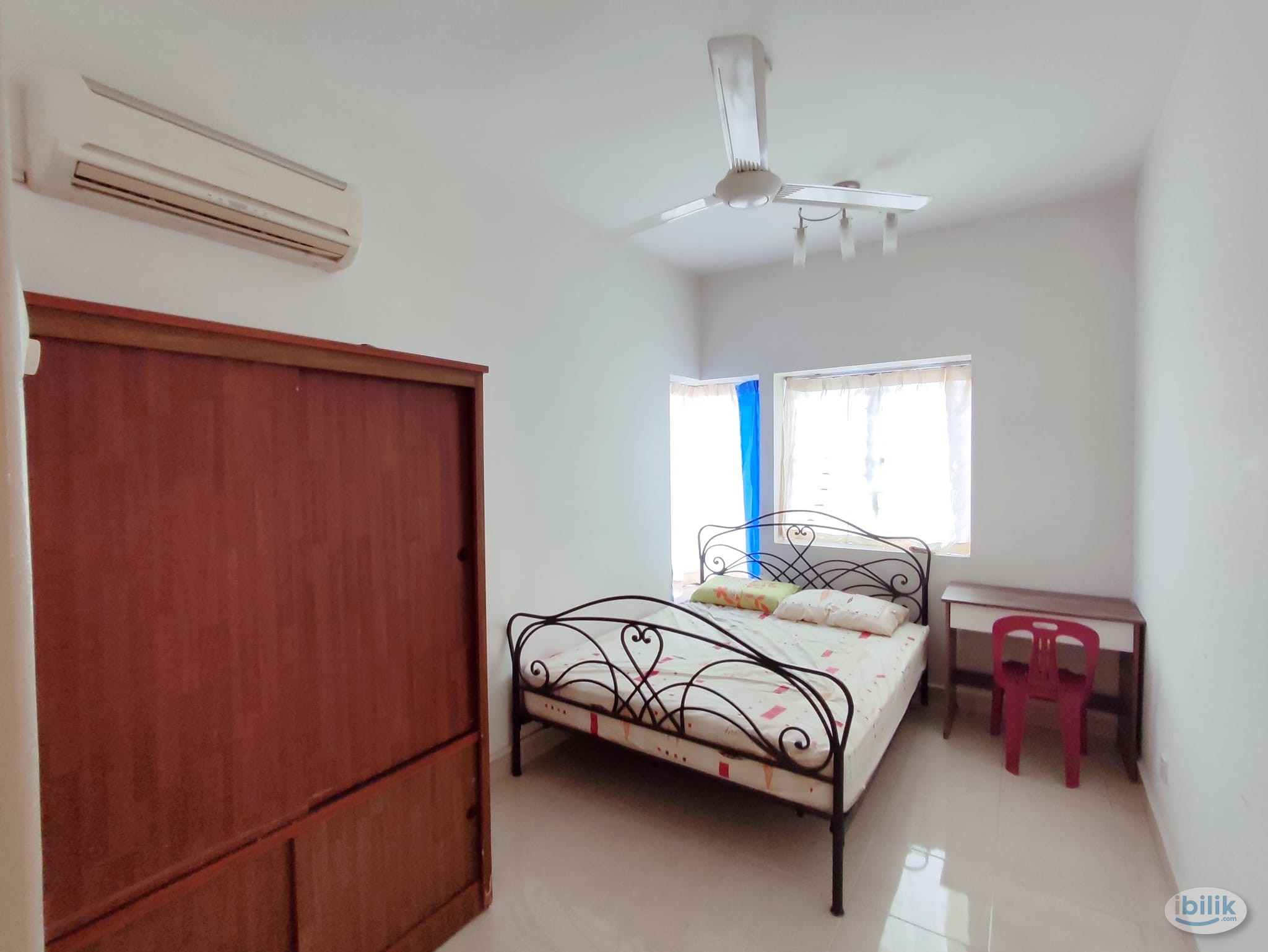 middle room available at pelangi utama condo - Image 1