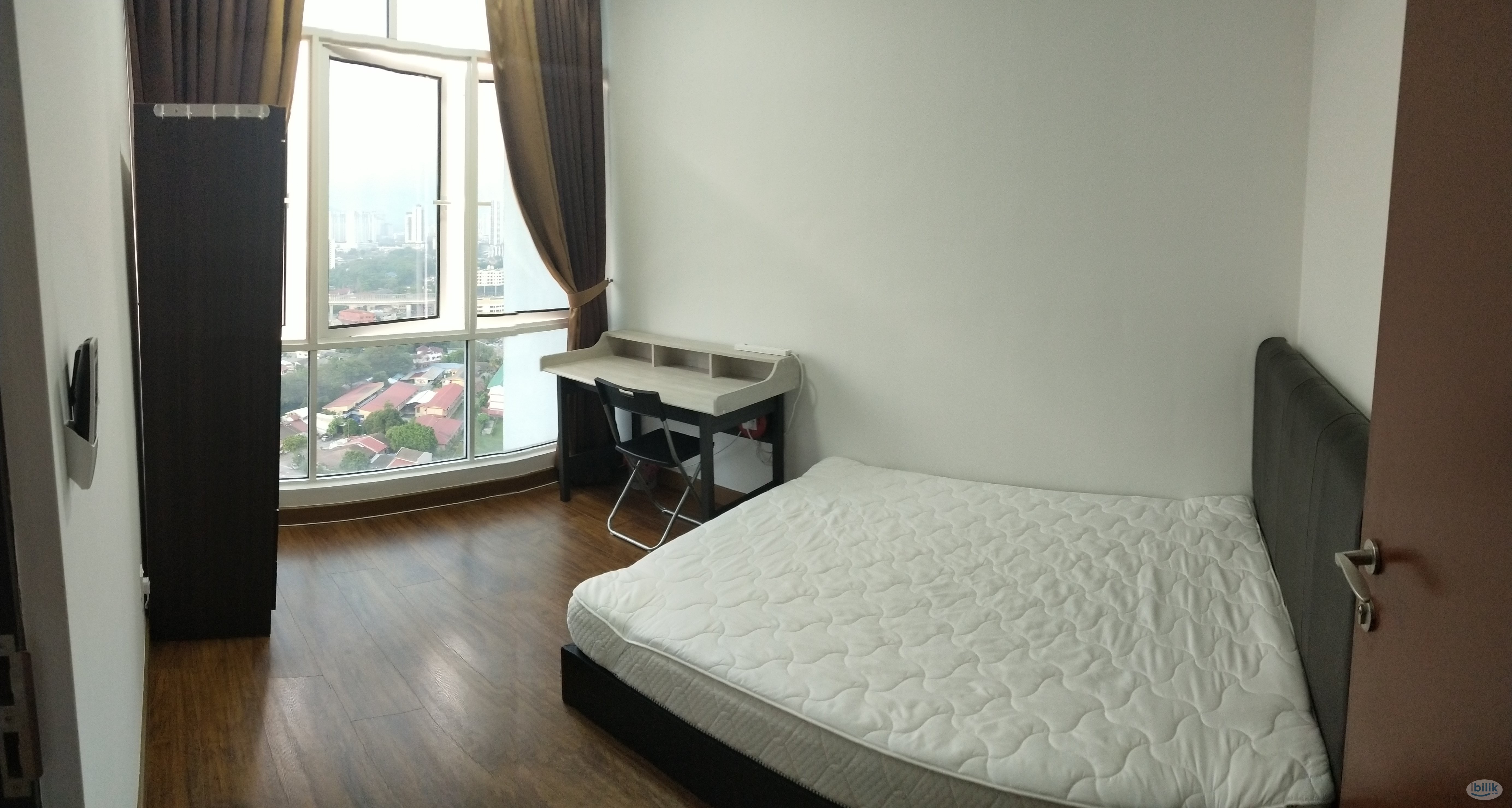 Fully Furnished Aircon Middle Room with Car Park at Boulevard Serviced Apartment - Image 2