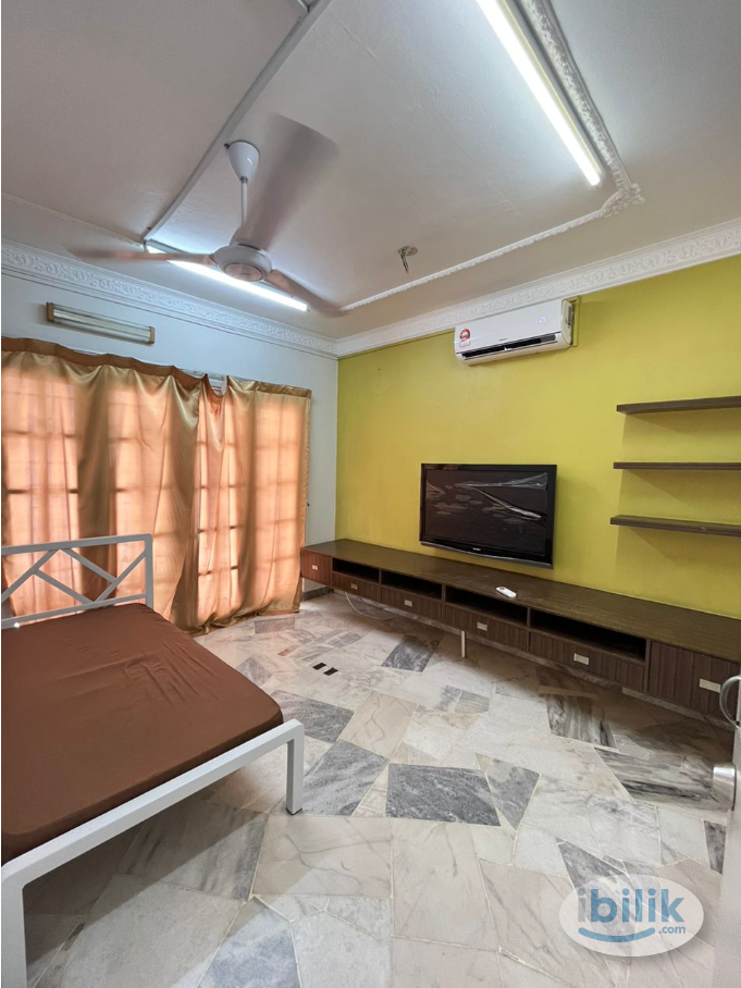 Low Depo ❗ Partial Furnished Room + Air-Cond ❄️ Rent at Subang Indah - Image 1