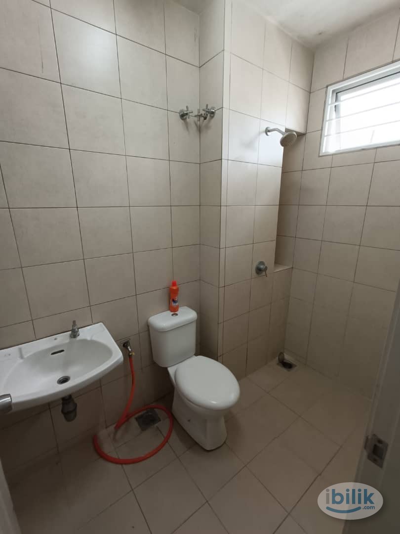 Low Depo ❗ Partial Furnished Room + Air-Cond ❄️ Rent at Subang Indah - Image 4