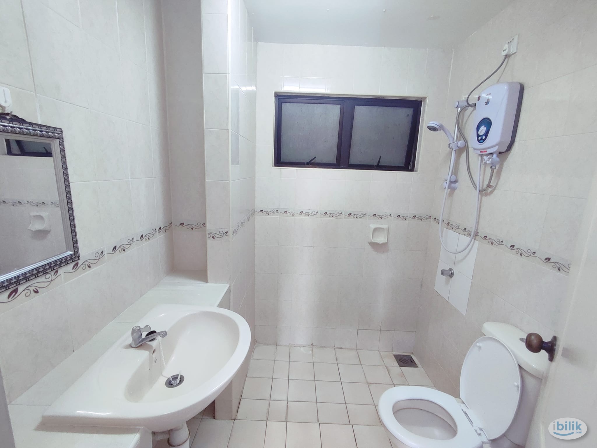 well kept master bed room at pelangi utama condo - Image 3
