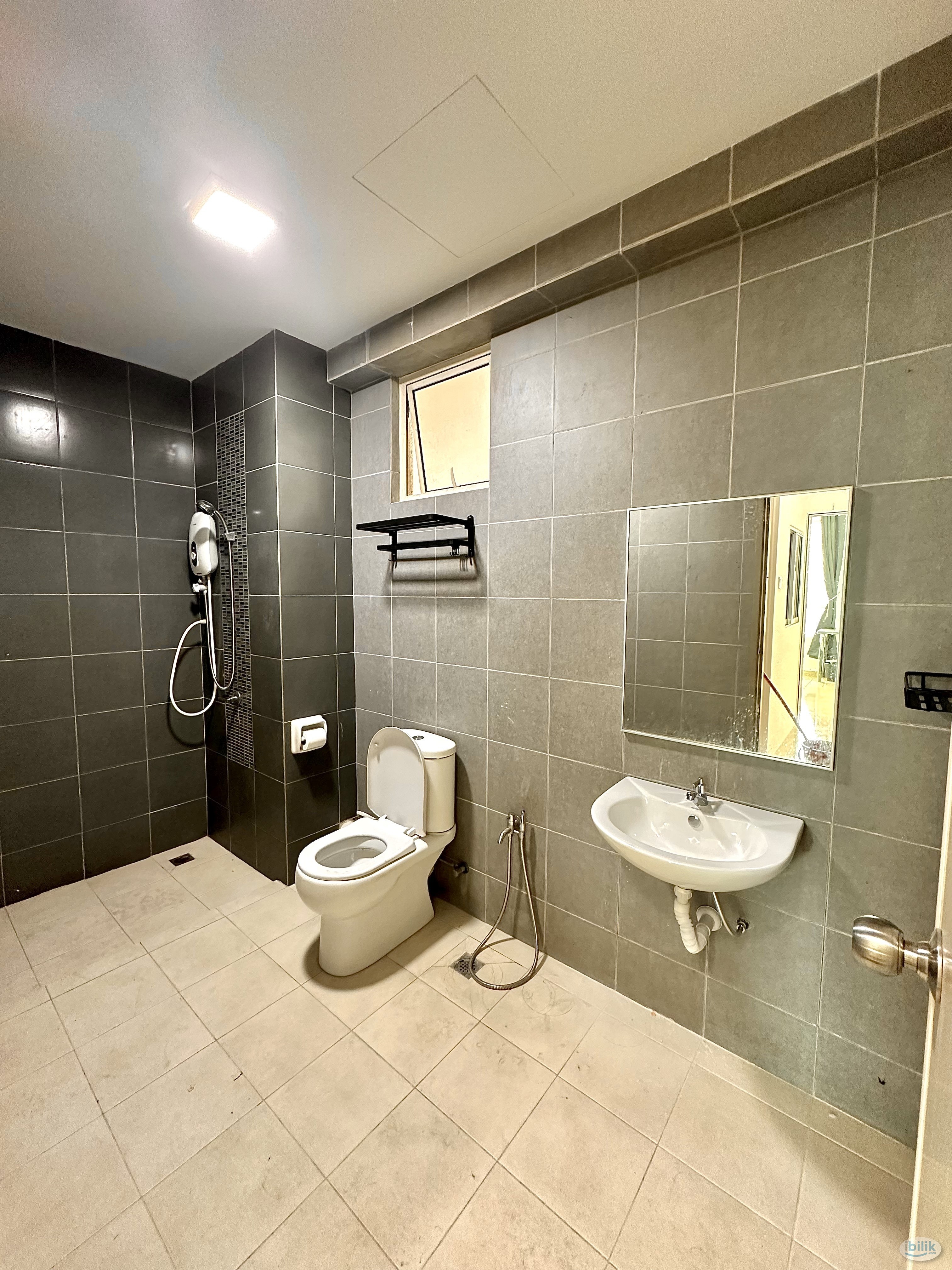 Single Room at Bayan Lepas, Penang - Image 5