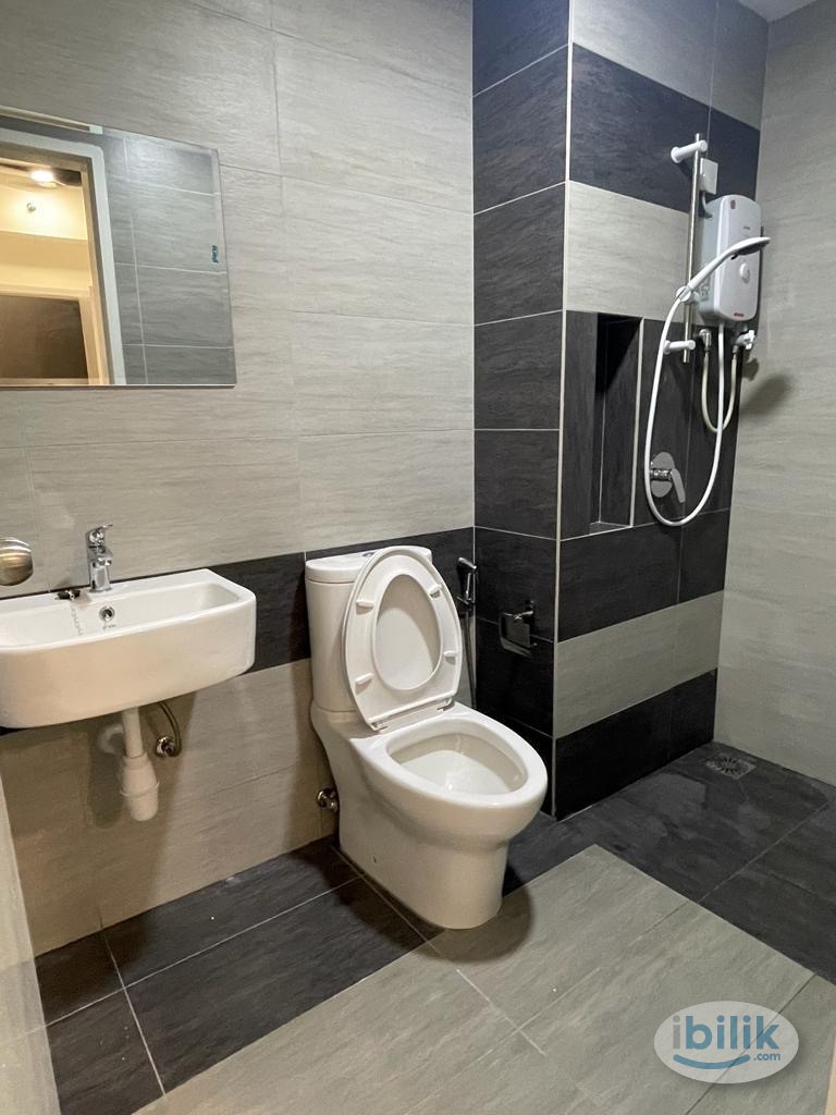 Middle Room at You Vista, Batu 9 Cheras - Image 3