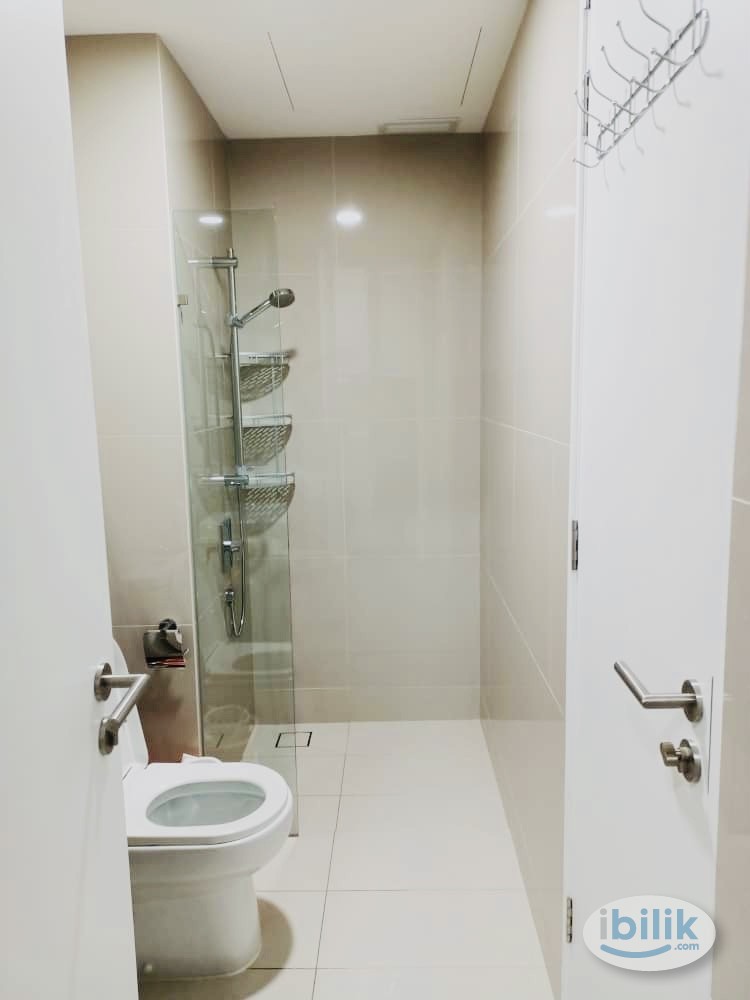Median Muse: Your Middle Room Retreat Awaits at Bangsar South, Pantai - Image 3