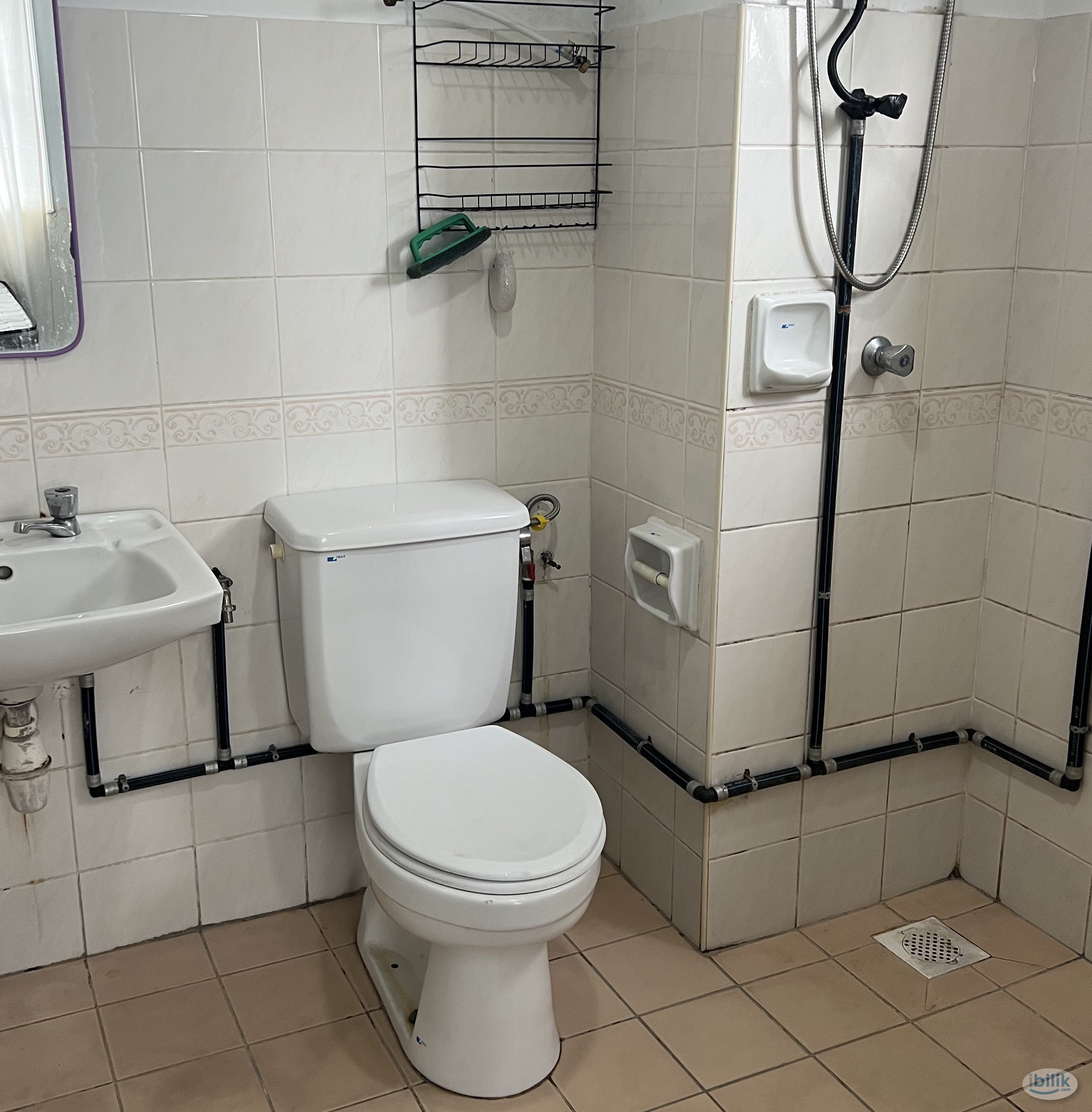 Master Room at Pantai Hillpark 2, Pantai - Image 2