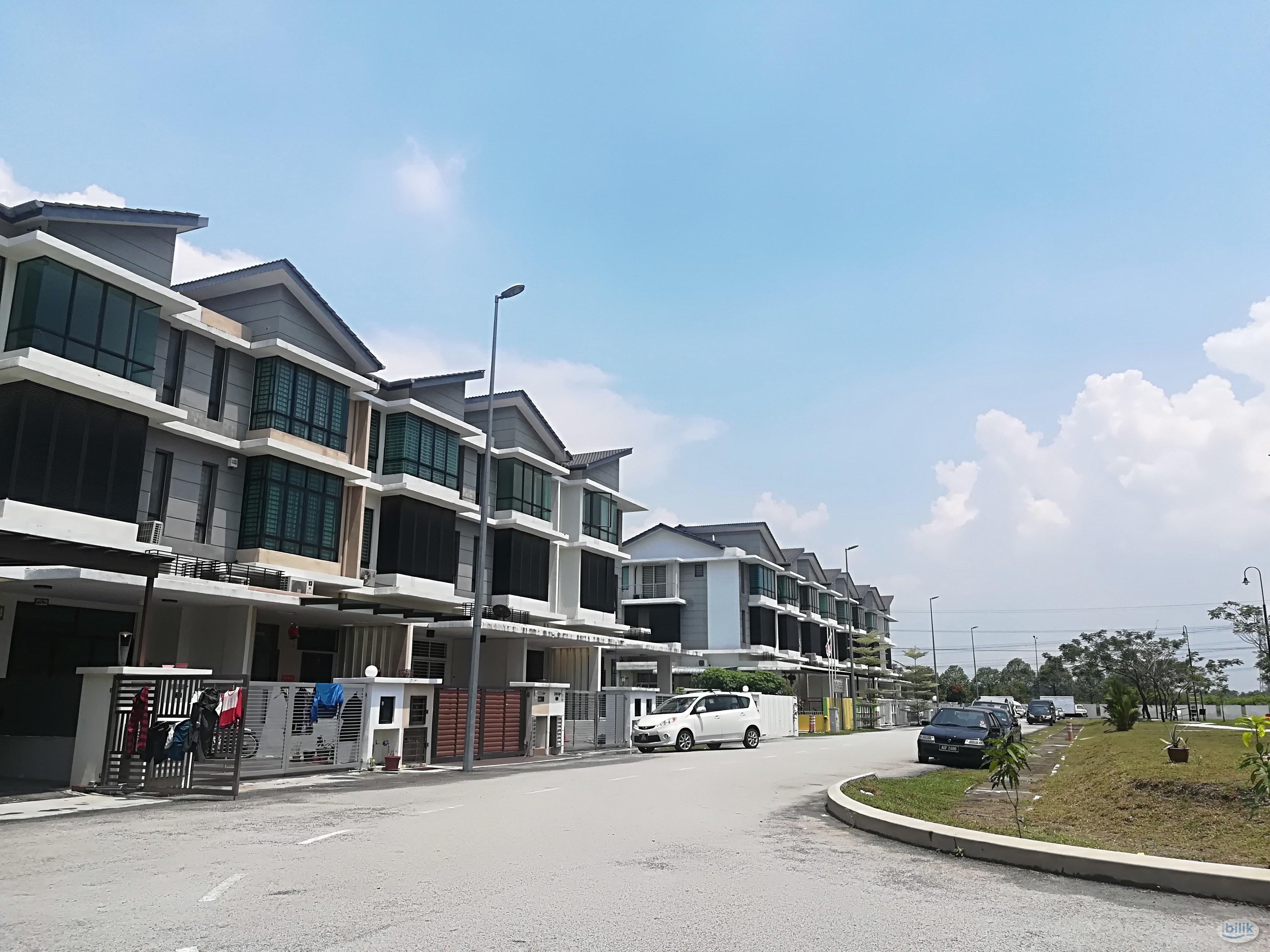 Female Unit - 2nd Master Room with FREE Carpark - Image 1