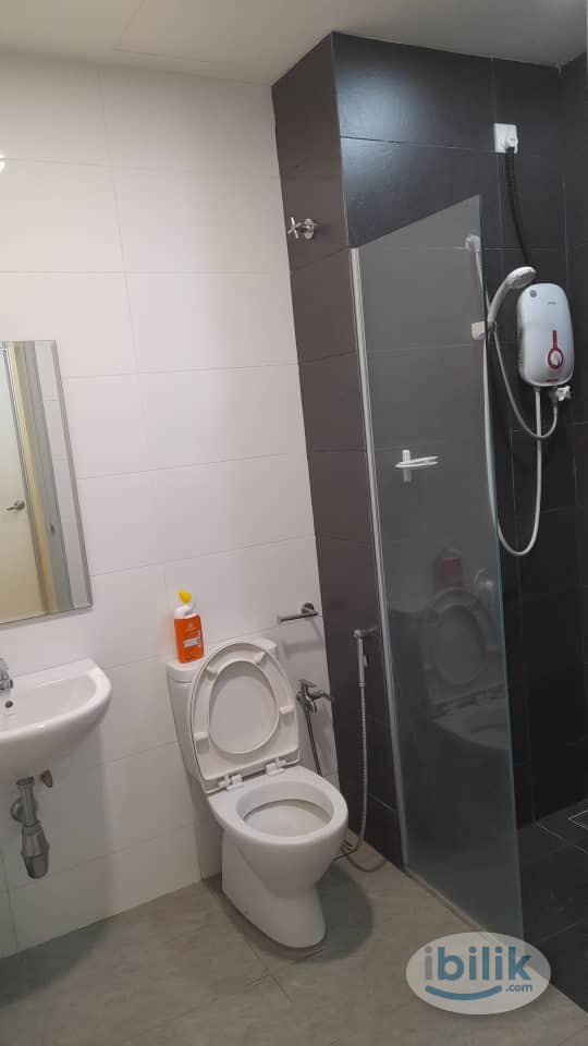 Nice Single Room at Paramount Utropolis @ Glenmarie, Shah Alam - Image 4
