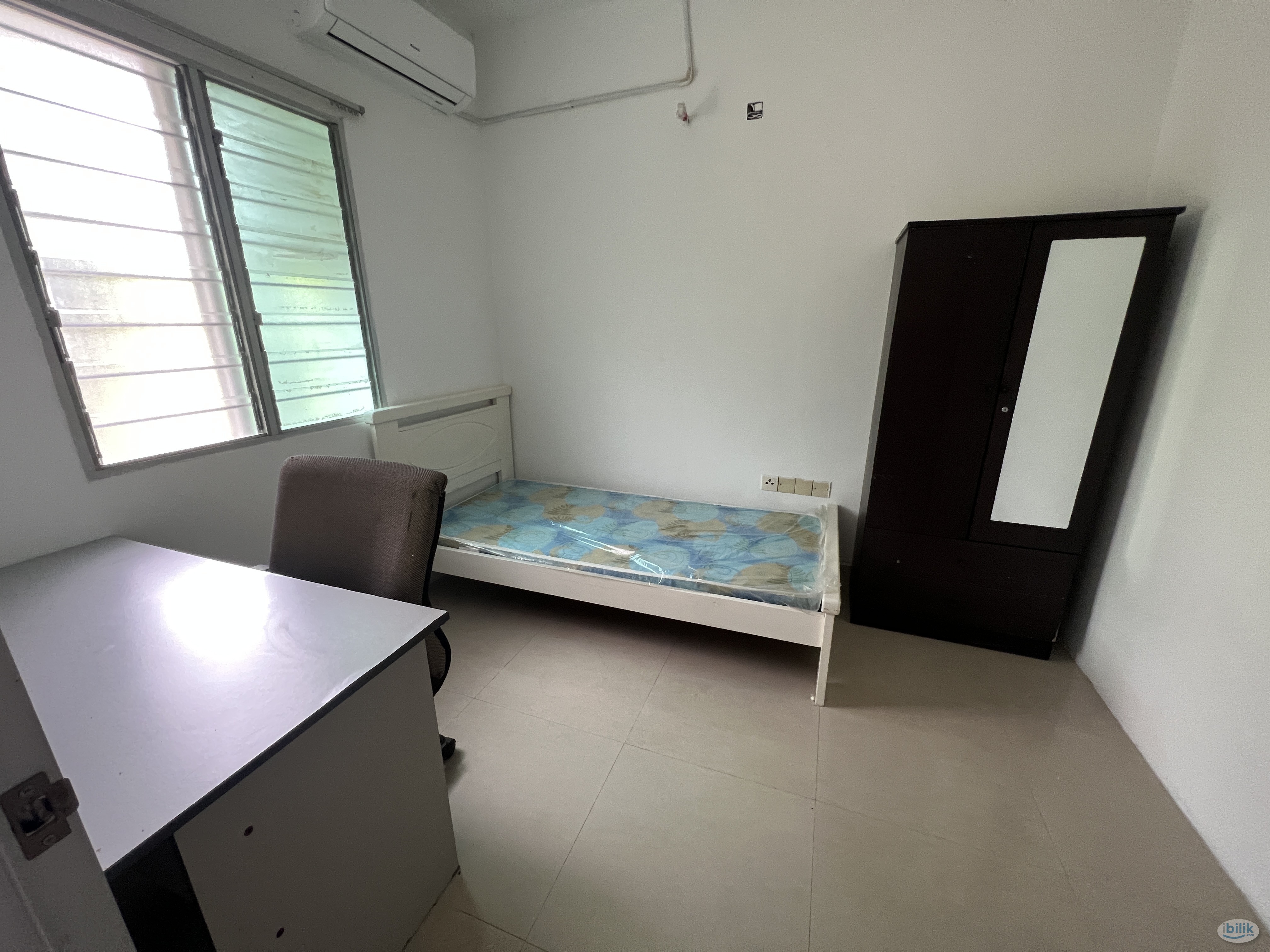 Single Room at Cyberia Crescent 1, Cyberjaya - Image 1