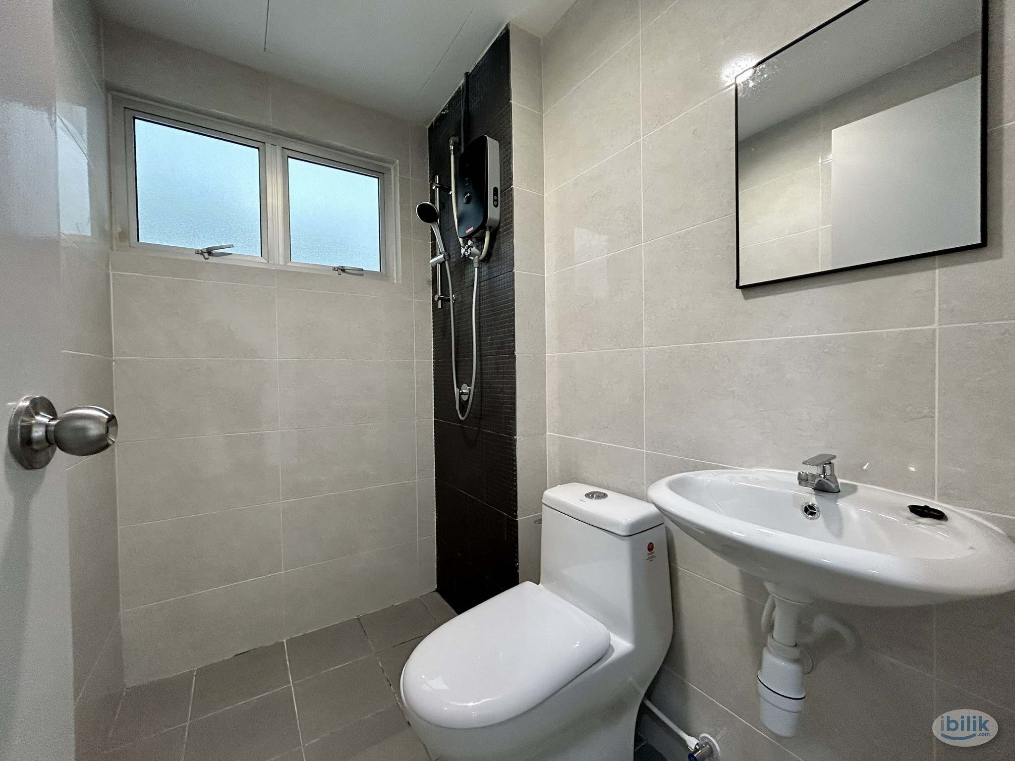 Middle Room at Acacia Residences, Sepang - Image 5