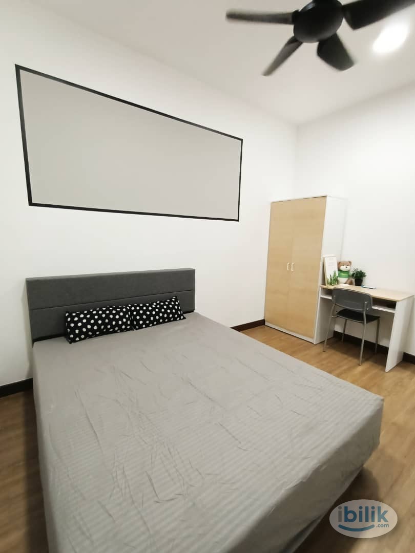 🎀Middle Room for Rent – Clean & Cozy at Pinnacle, Sri Petaling - Image 1