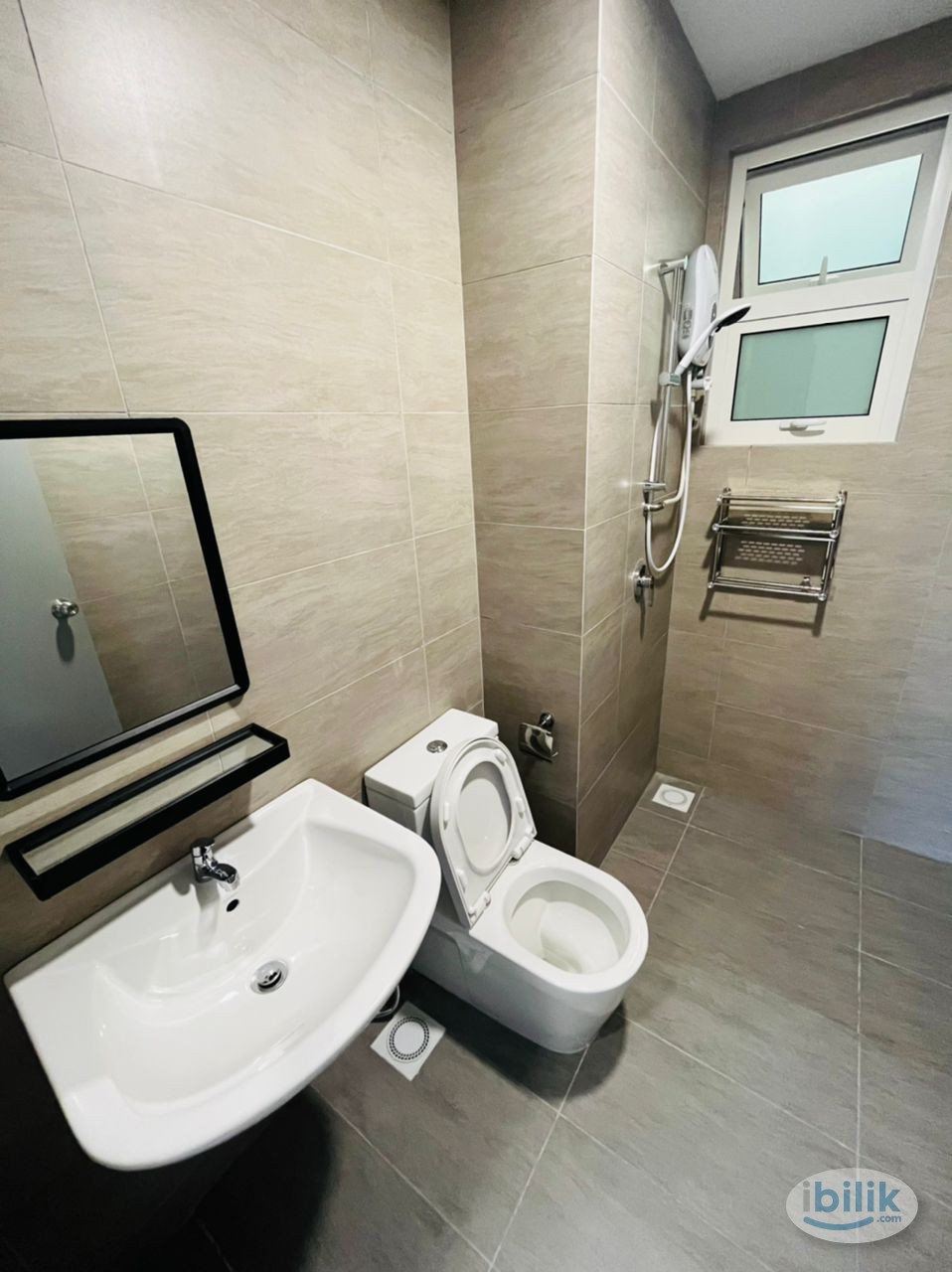 Spacious Balcony Room – Bright & Airy in KL Sentral, KL City Centre - Image 3