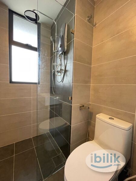 Middle Room at Platinum Arena Residence, Old Klang Road - Image 1